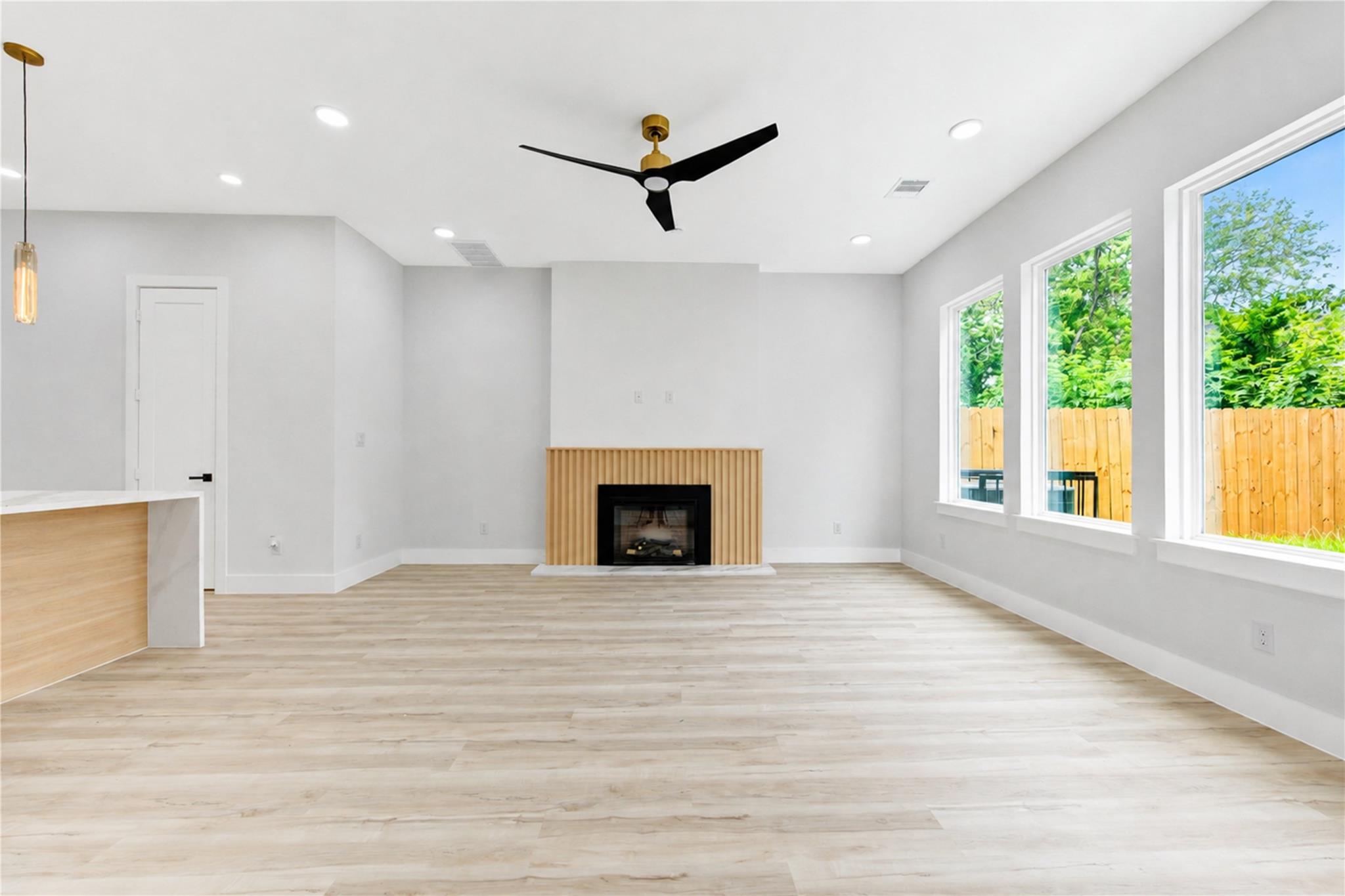 7827 Brandon Street Unit: A/B