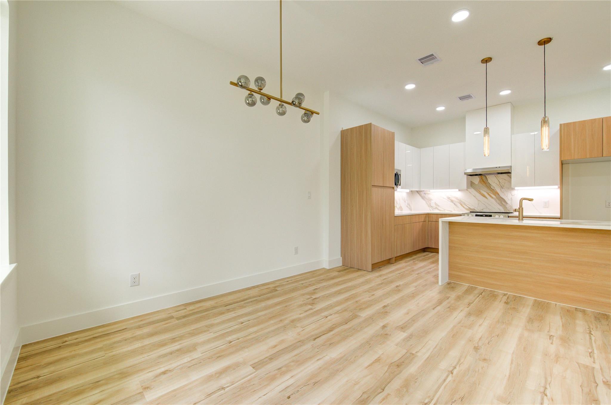 7827 Brandon Street Unit: A/B