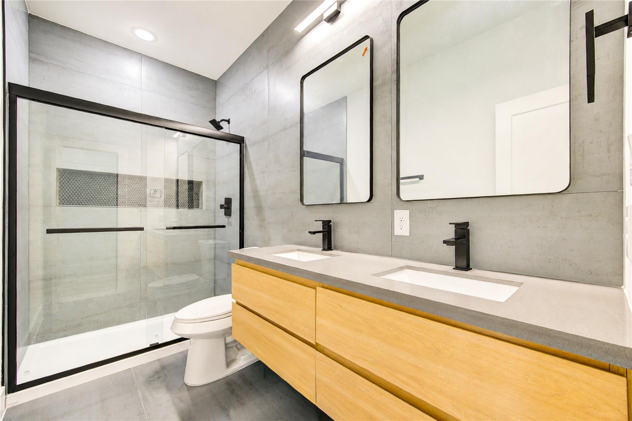 7827 Brandon Street Unit: A/B