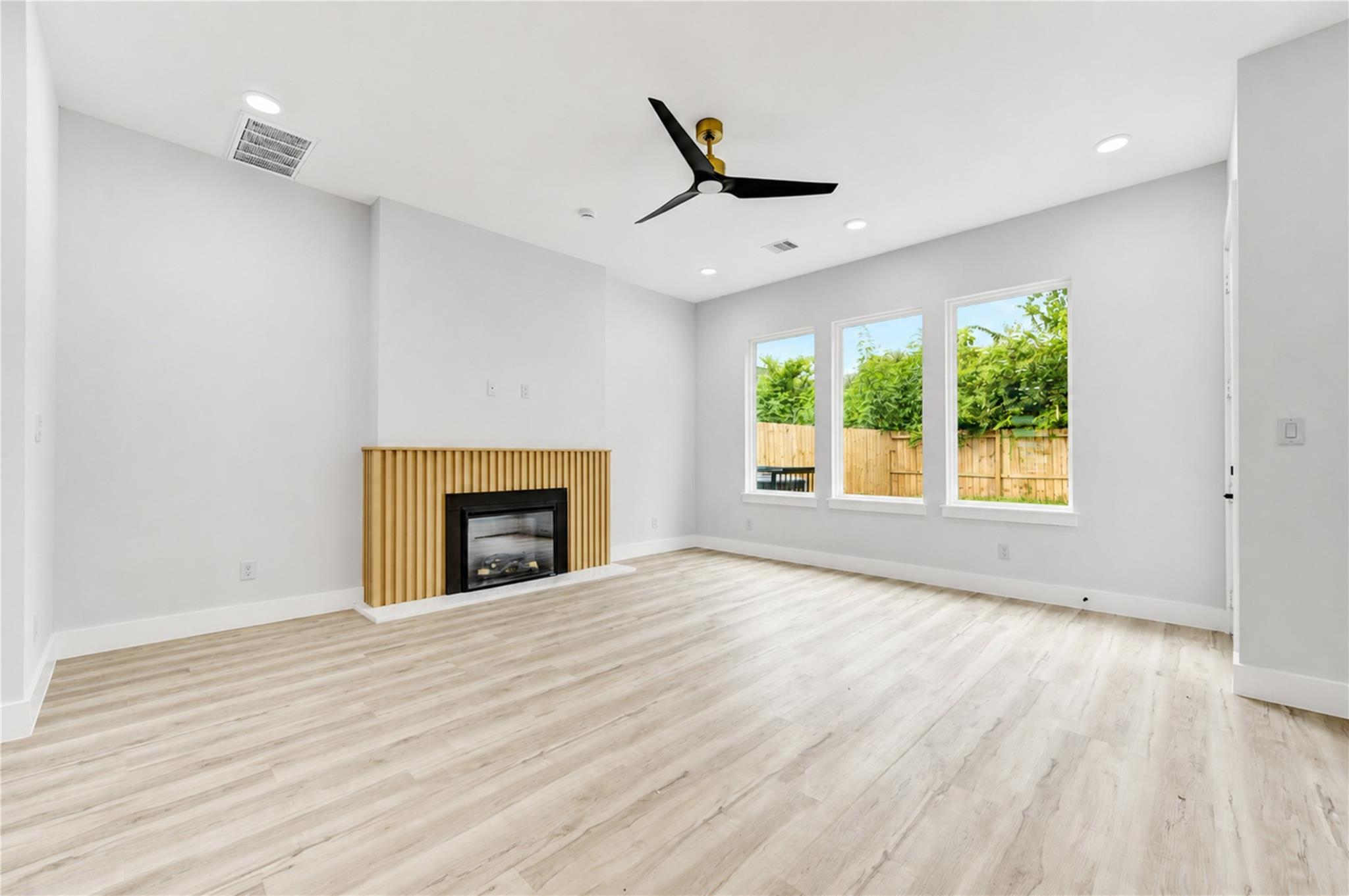 7827 Brandon Street Unit: A/B