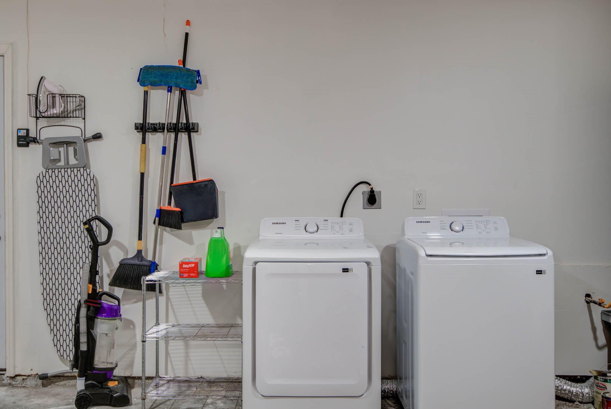 9515 Meadowglen Lane