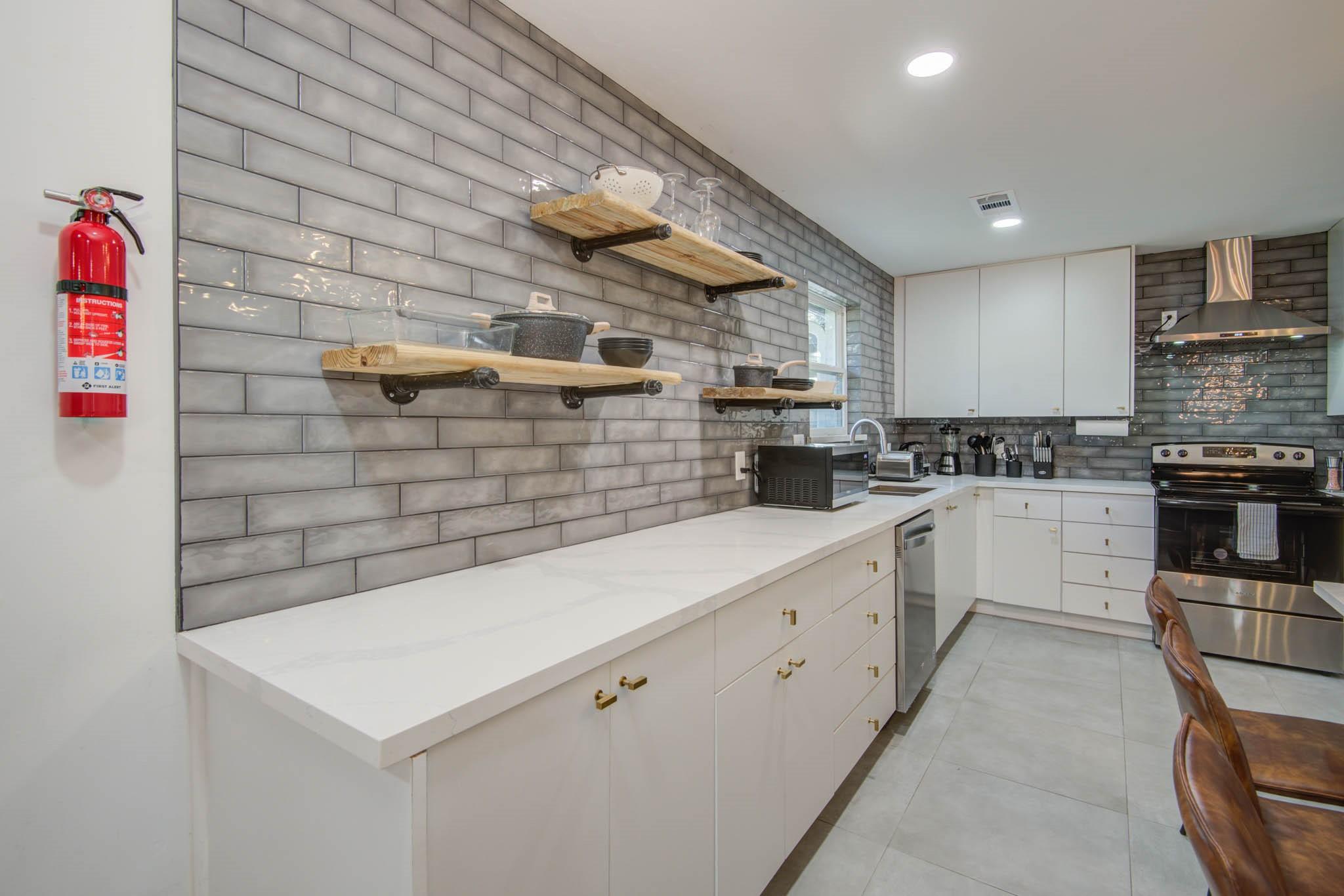 9515 Meadowglen Lane