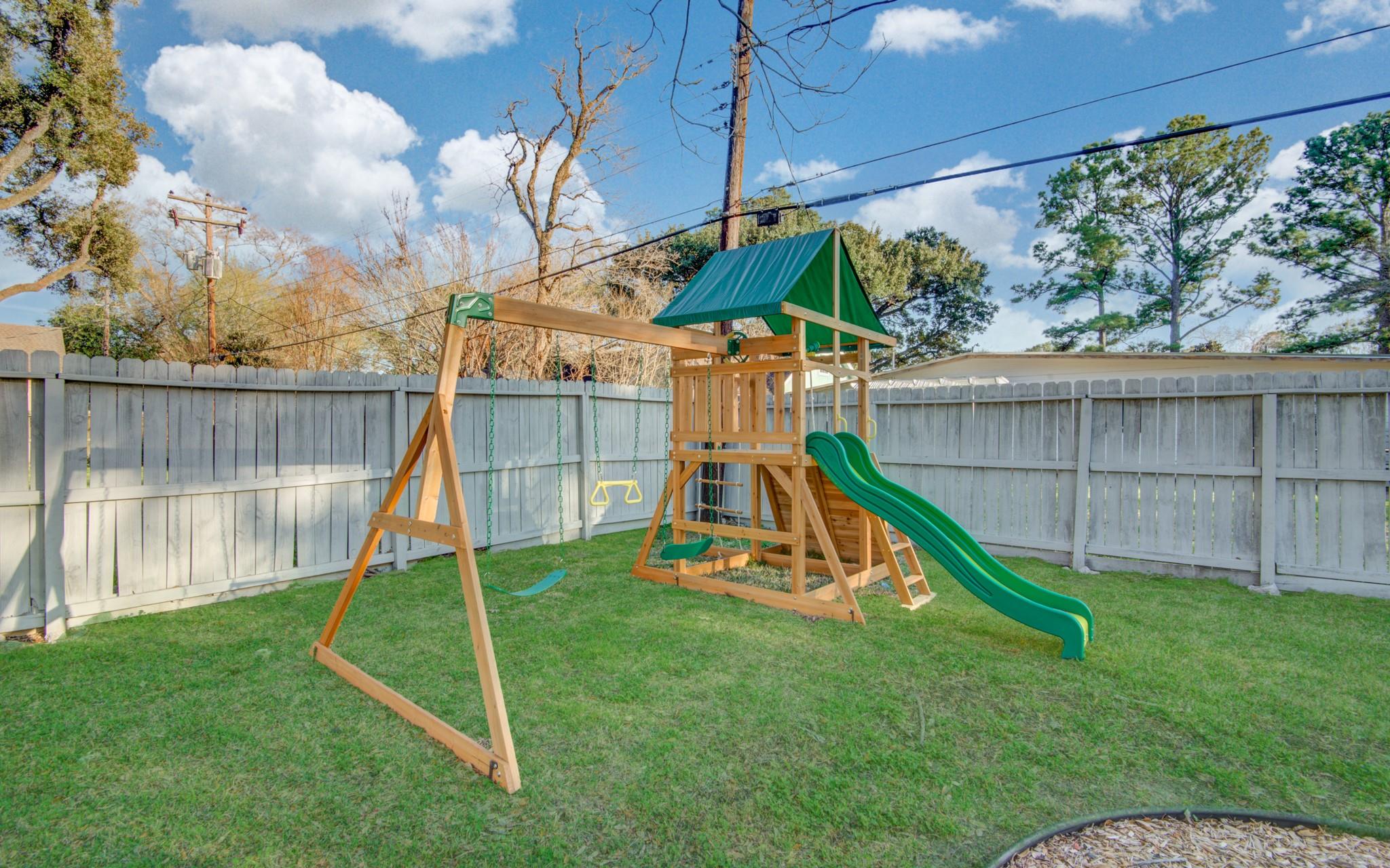 9515 Meadowglen Lane