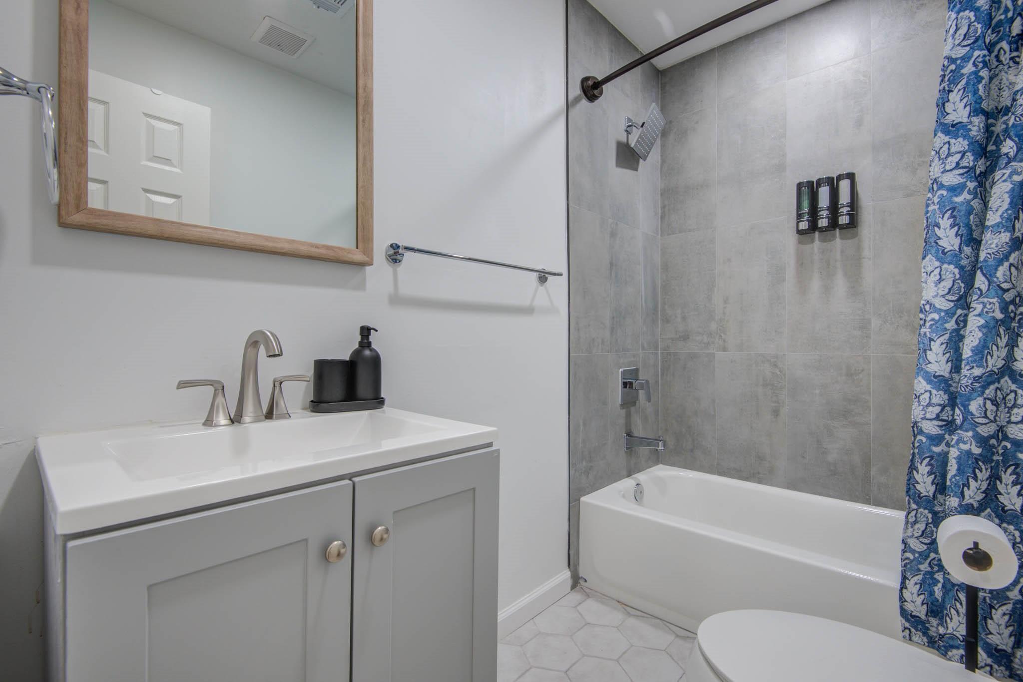 9515 Meadowglen Lane