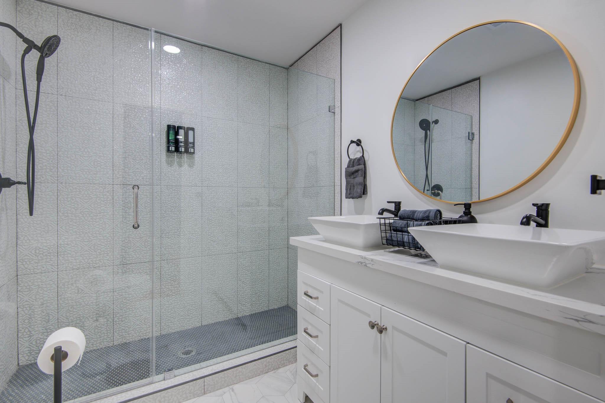 9515 Meadowglen Lane