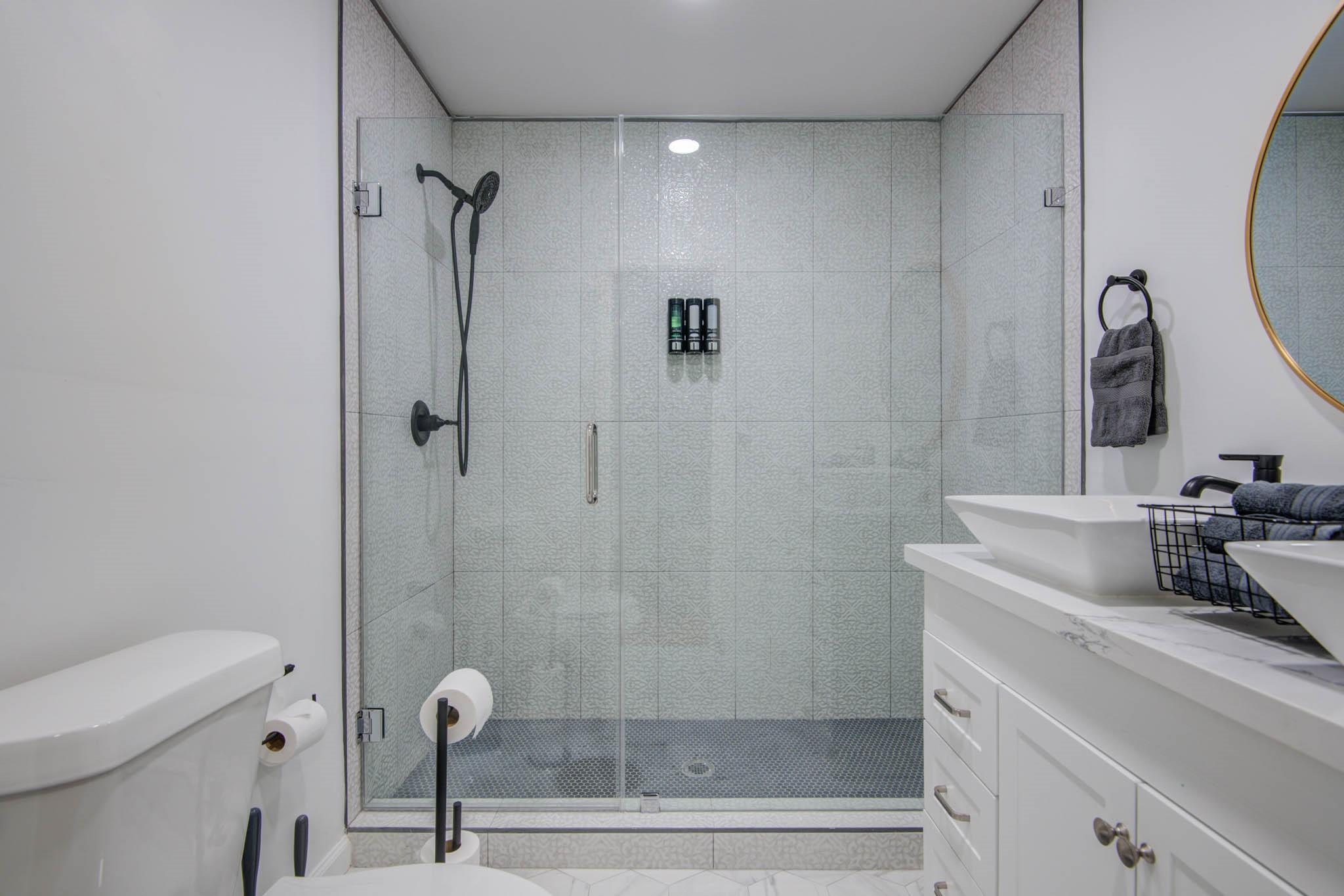 9515 Meadowglen Lane