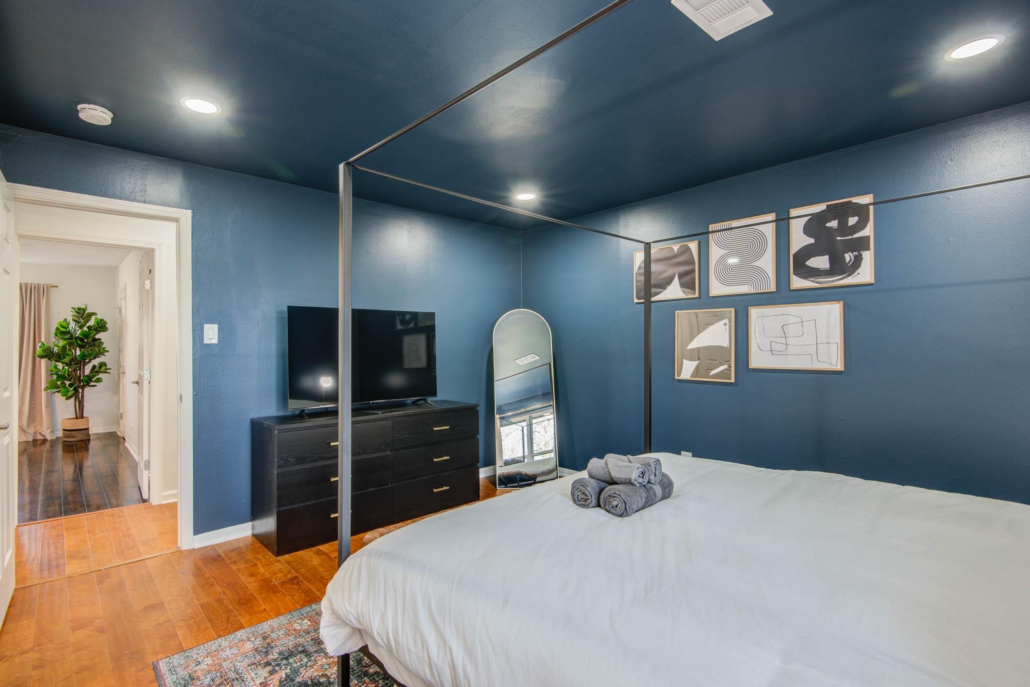 9515 Meadowglen Lane