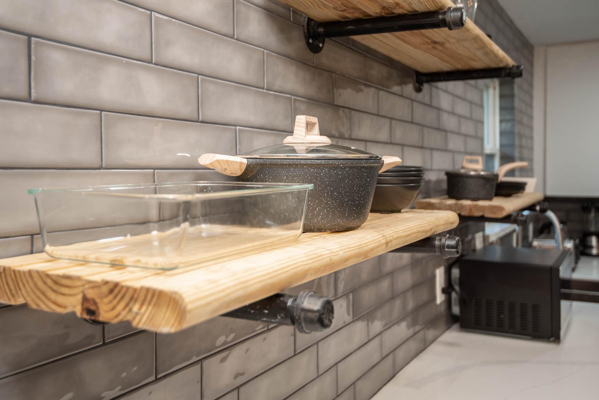 9515 Meadowglen Lane