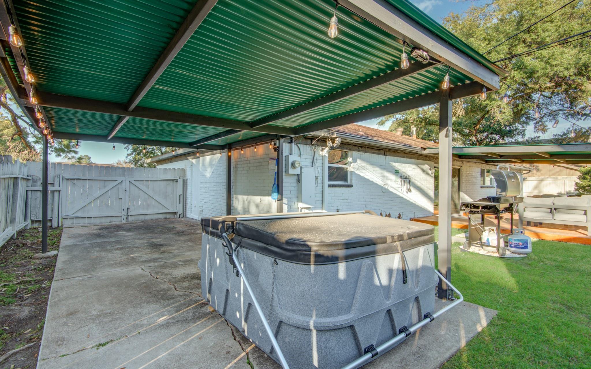 9515 Meadowglen Lane