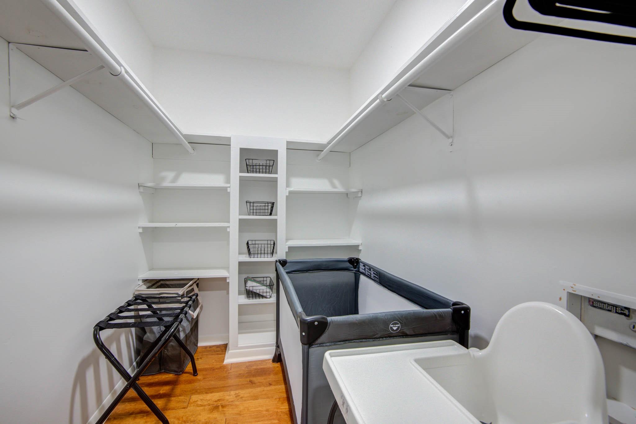 9515 Meadowglen Lane