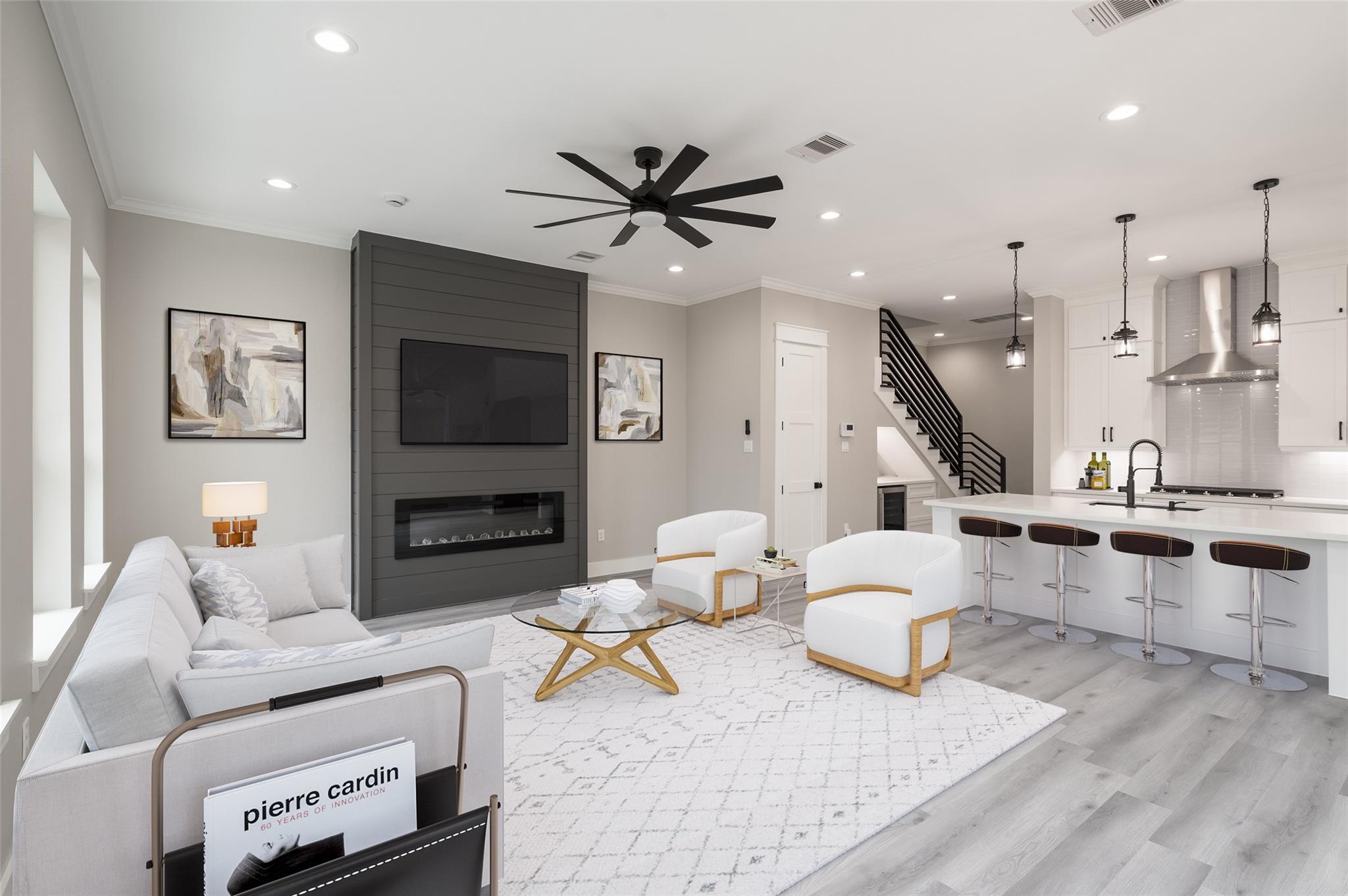 1016 E 32nd