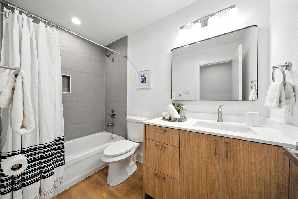 8114 Count Street Unit: A/B
