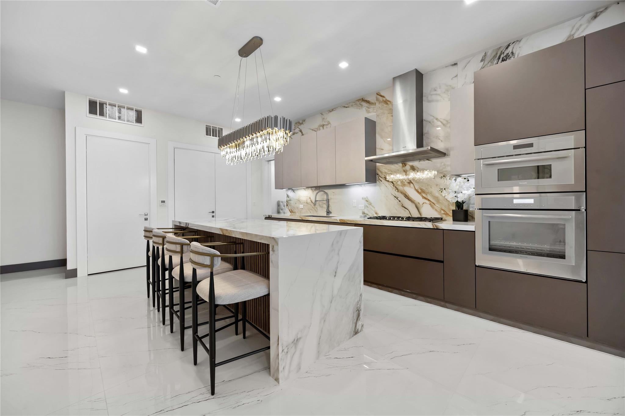 1711 Allen Pkwy # 1907