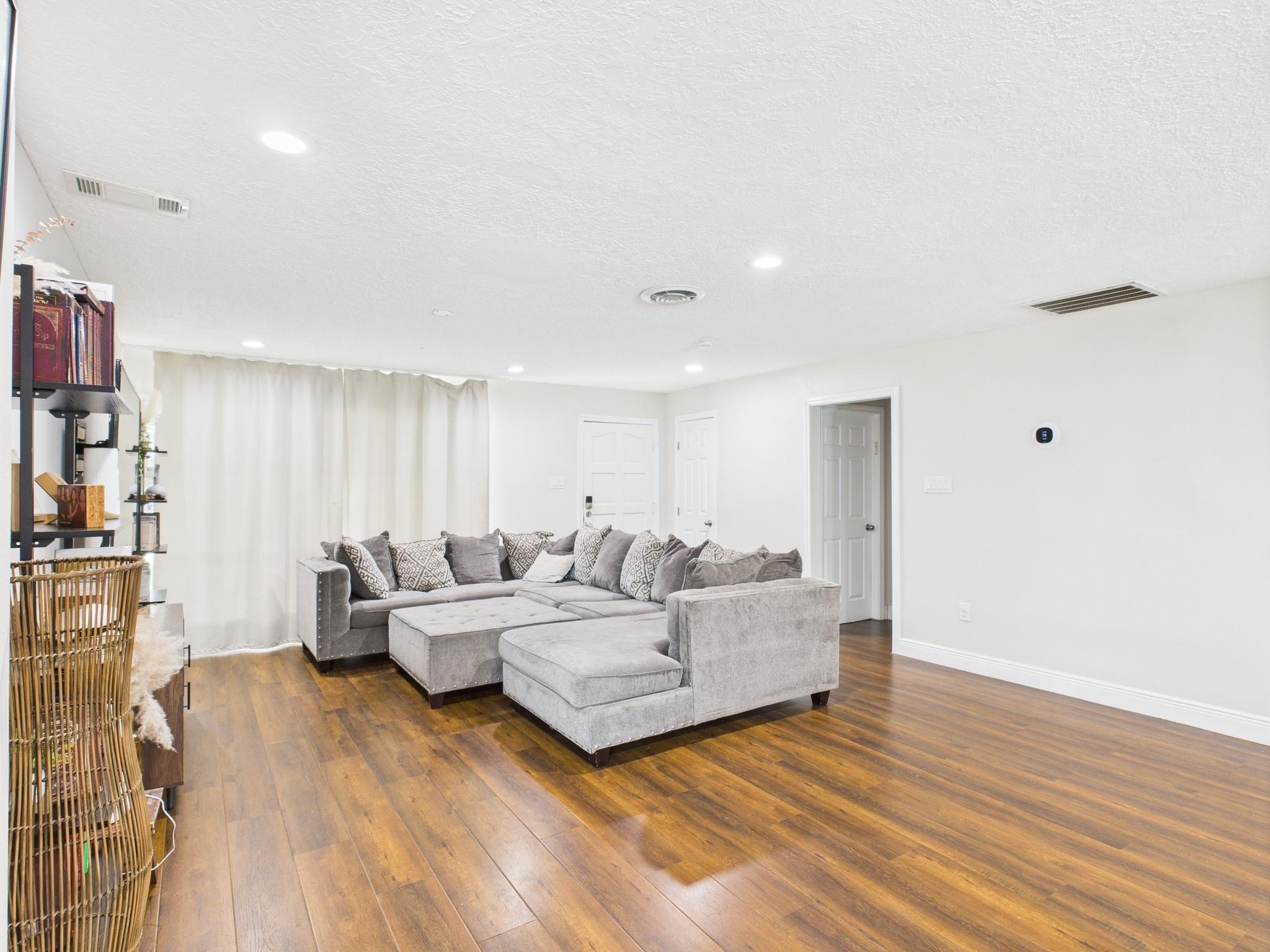 9202 Bintliff Drive, Houston