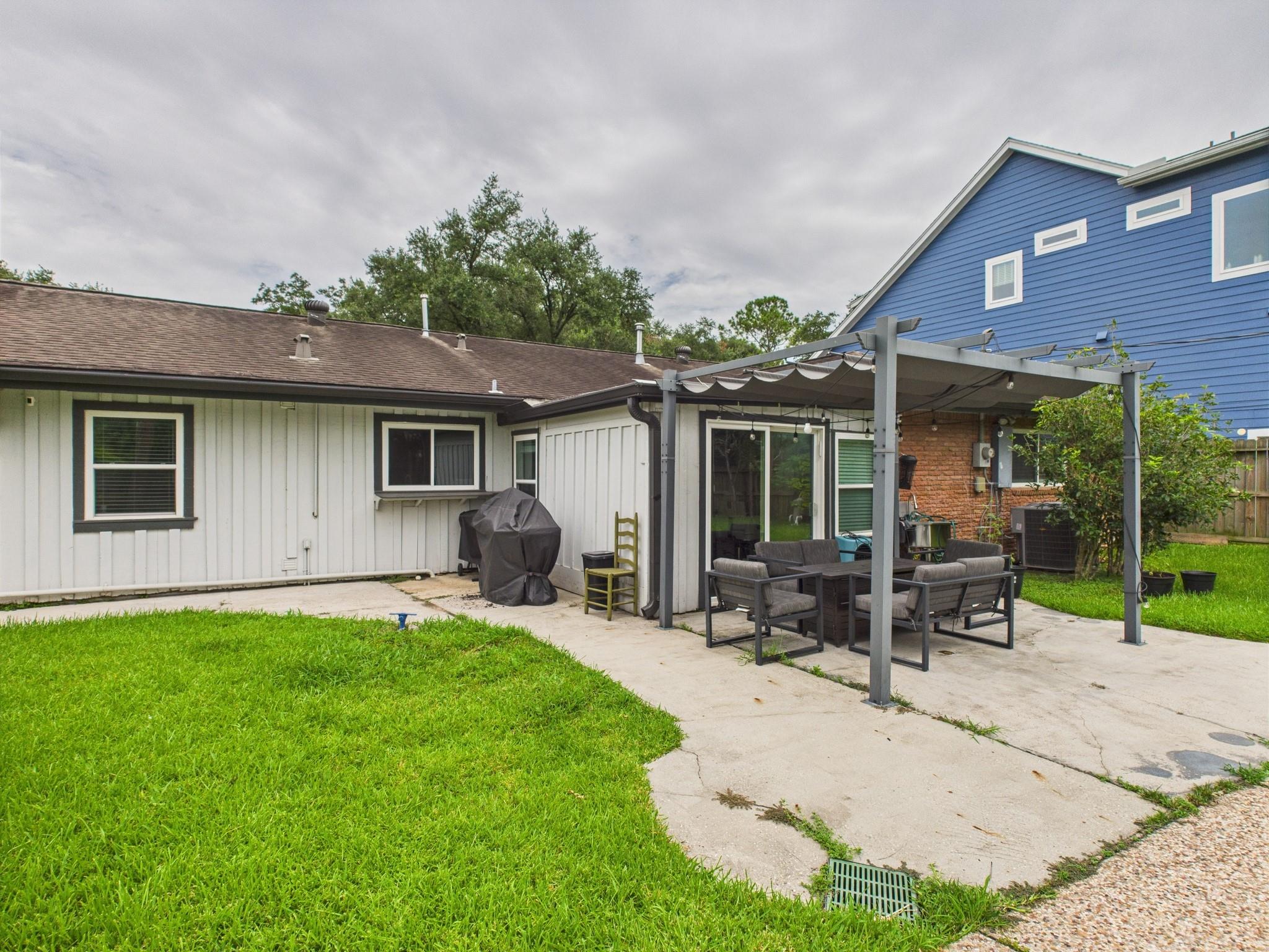 9202 Bintliff Drive, Houston