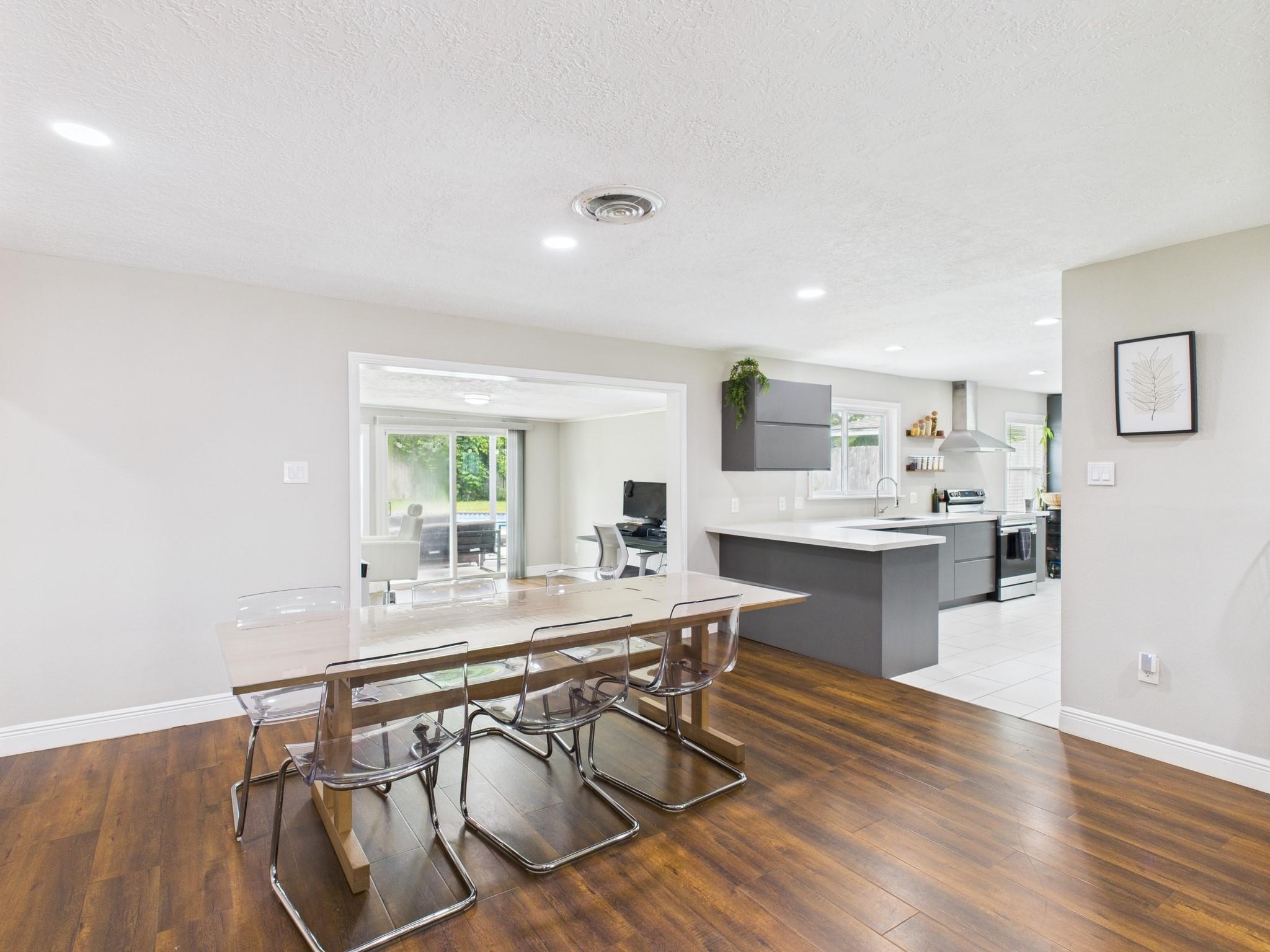 9202 Bintliff Drive, Houston