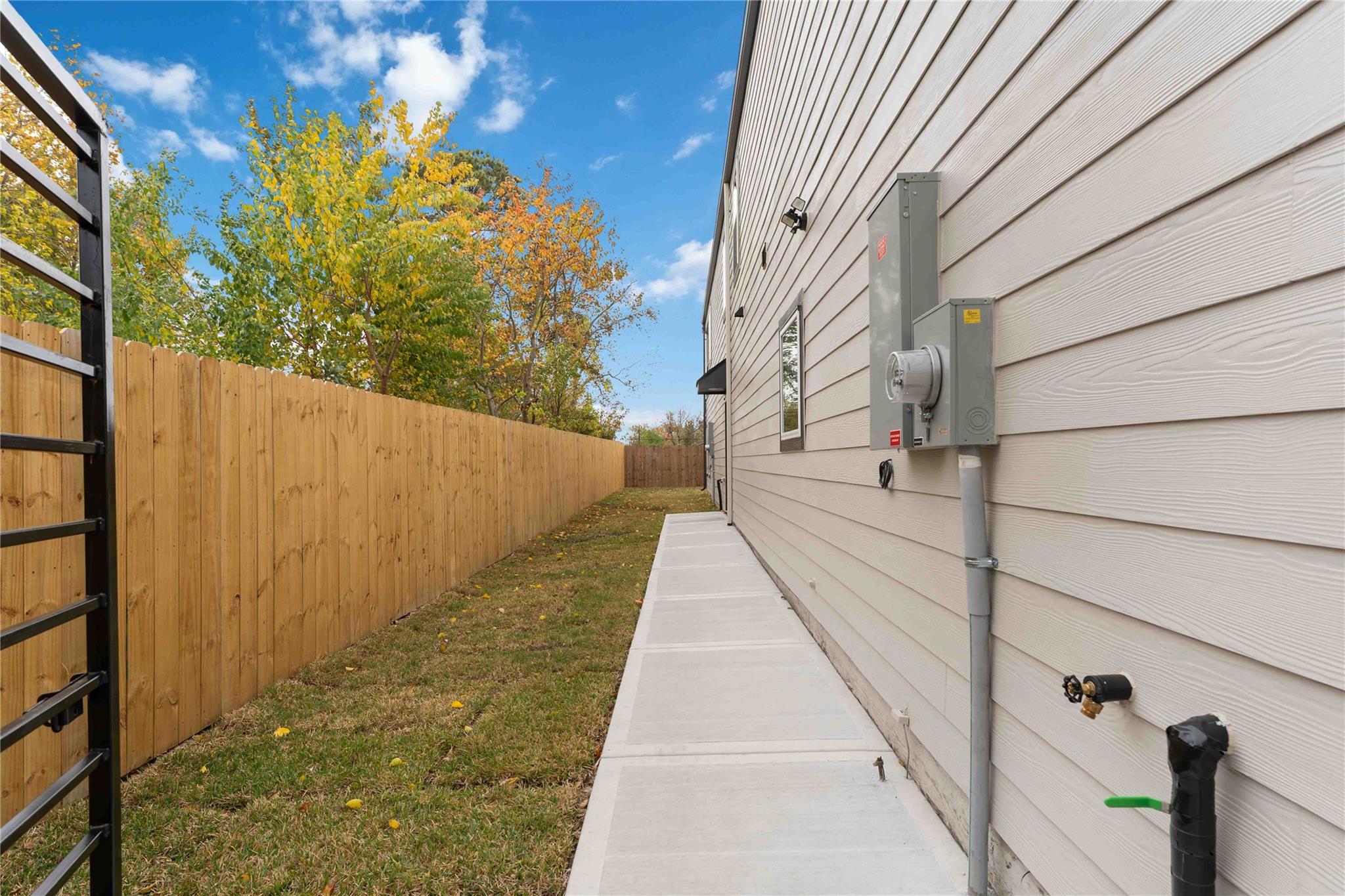 8008 Birmingham Street Unit: A/B