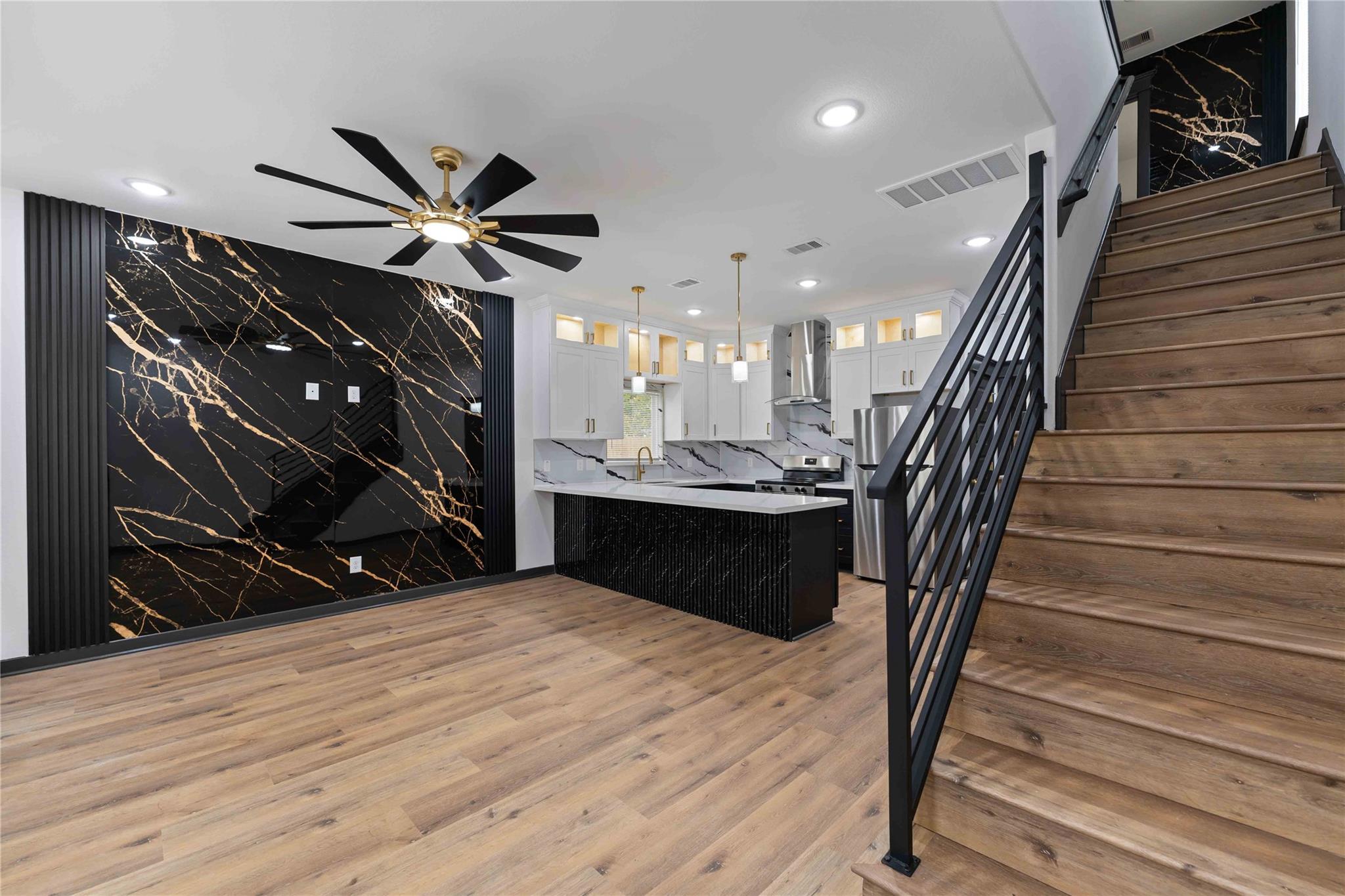 8008 Birmingham Street Unit: A/B