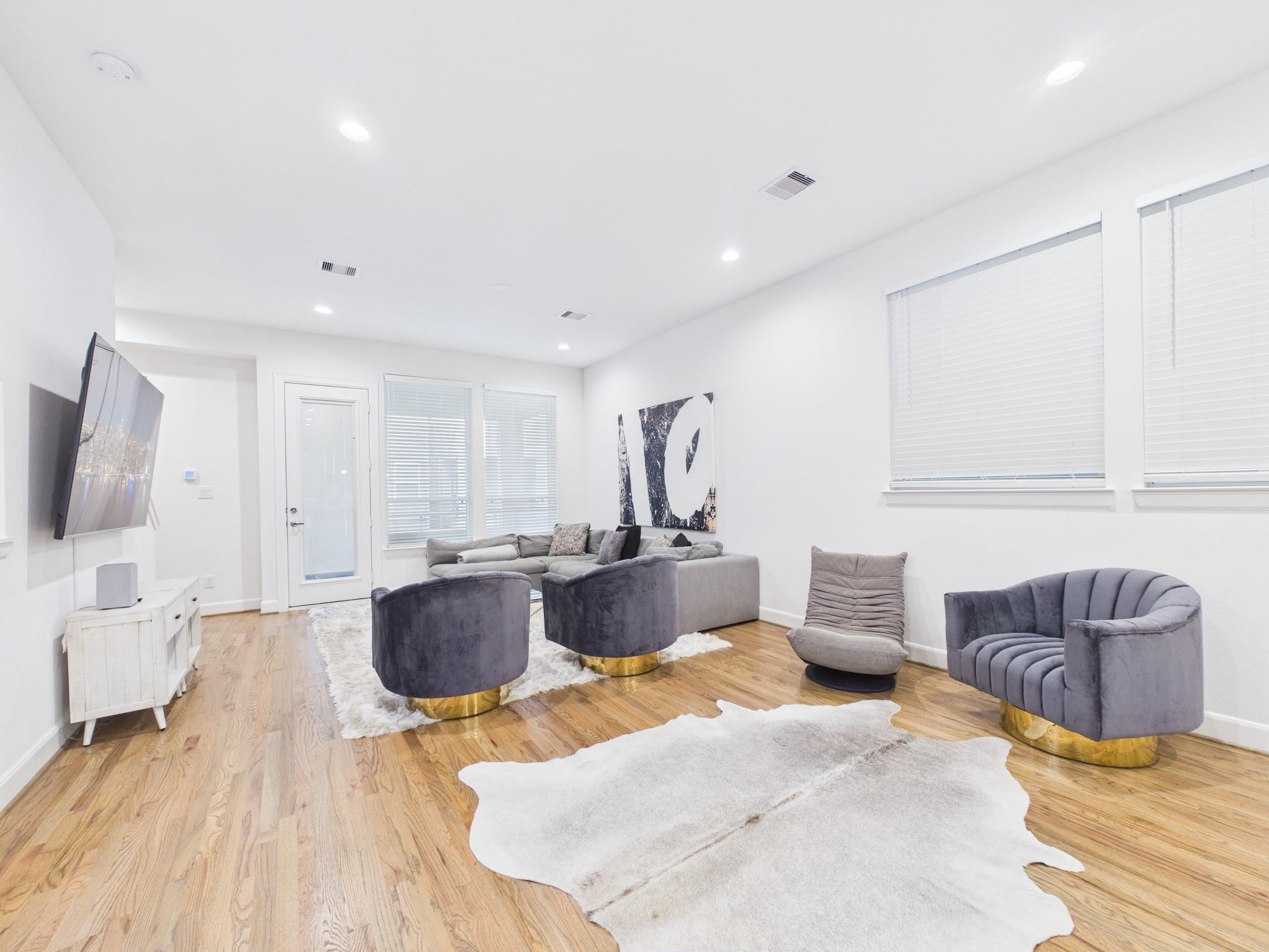 2711 Clinton Drive