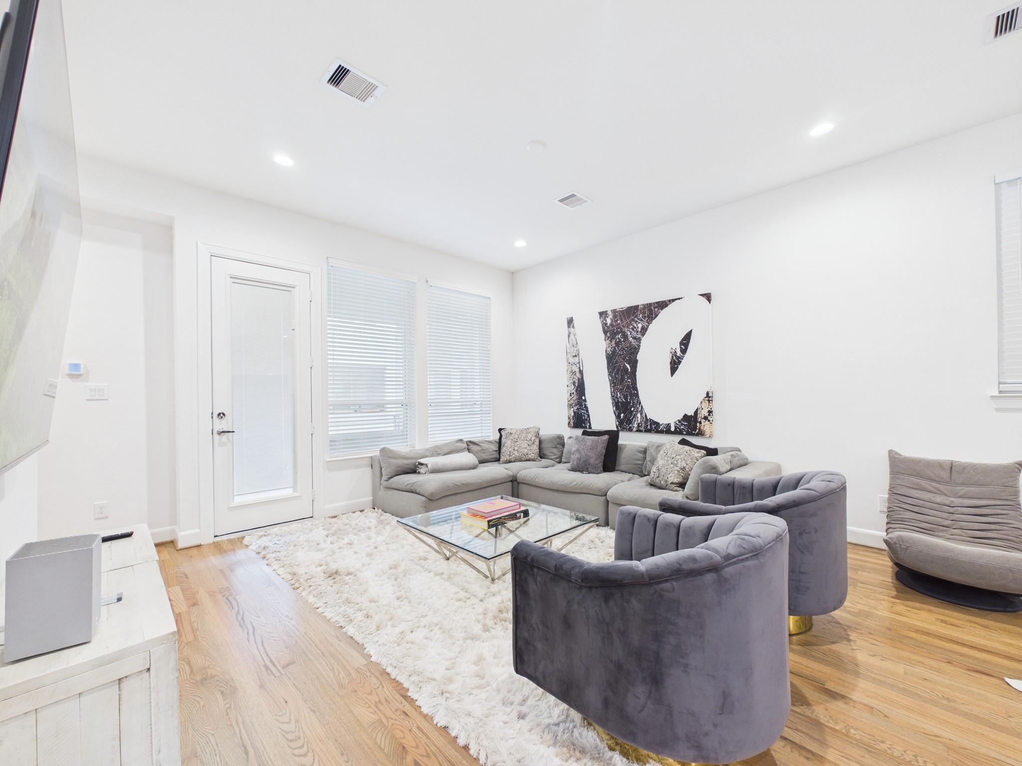 2711 Clinton Drive