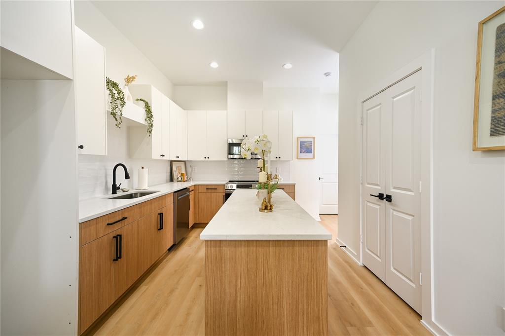 4009 New Orleans Street Unit: A/B