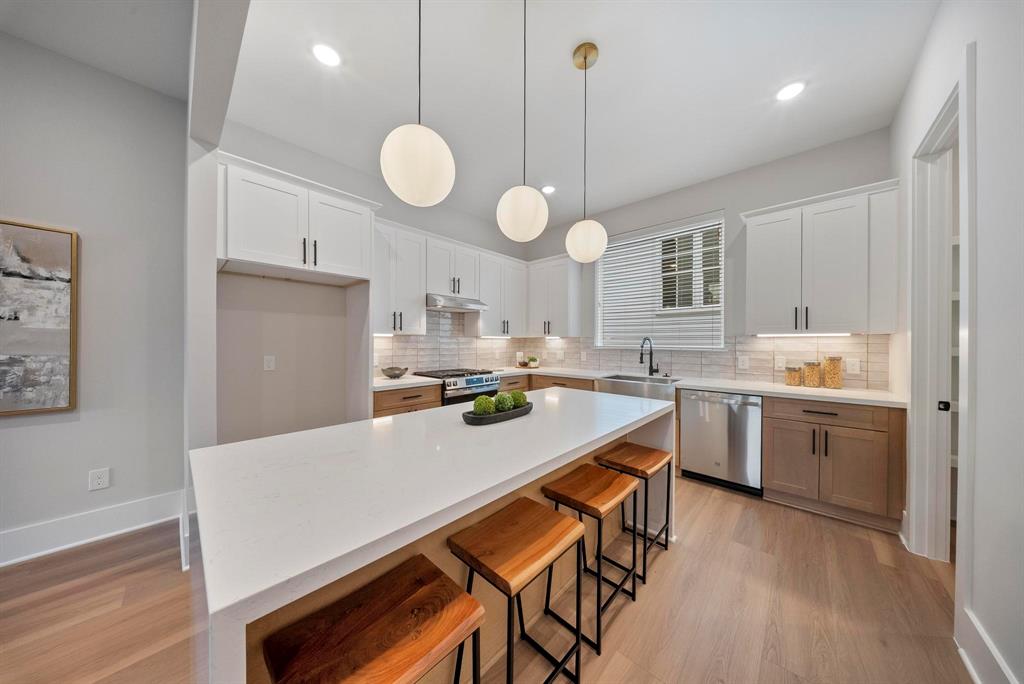 3512 Piney Woods Dr