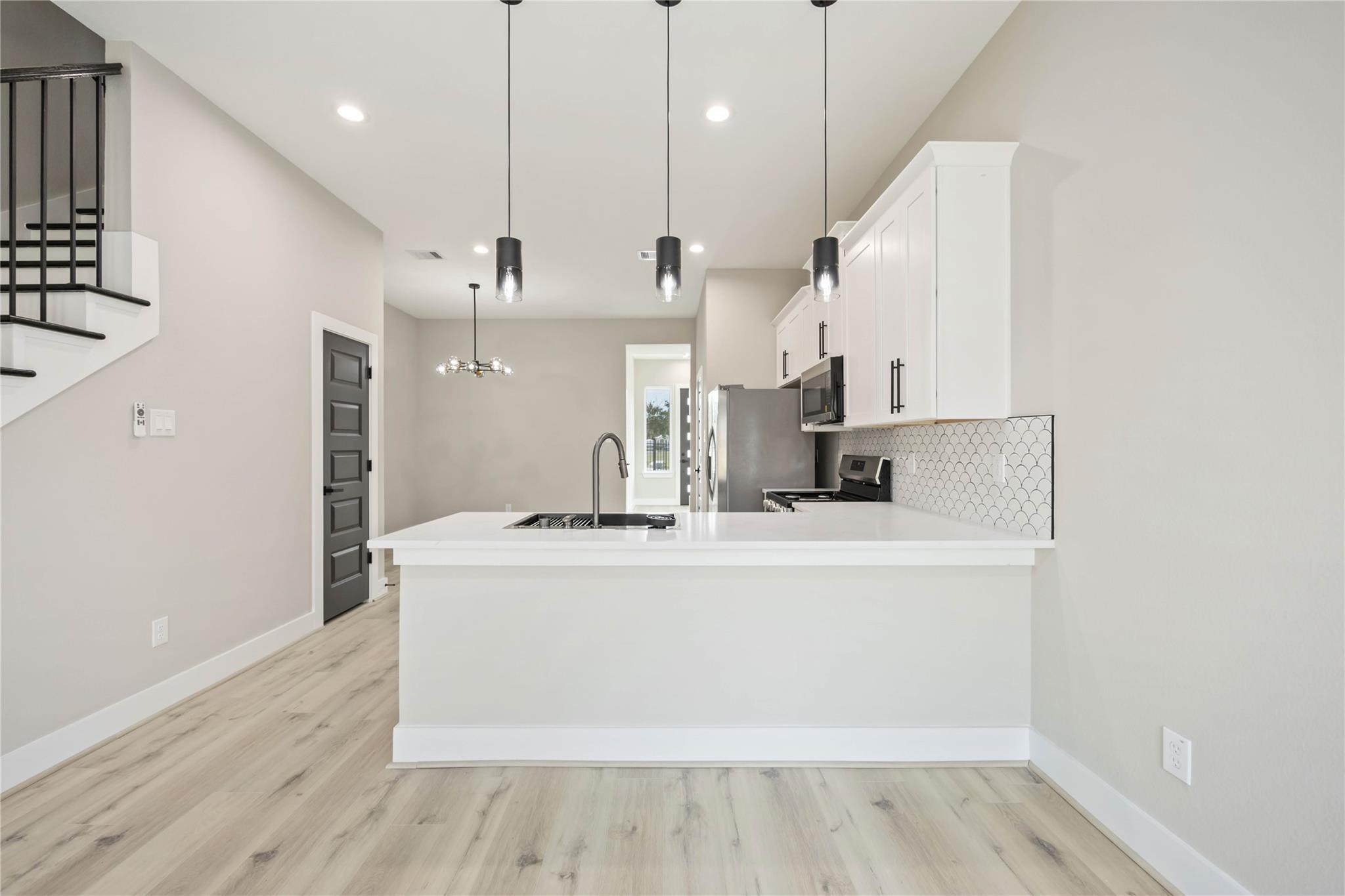 8015 Venus Street Unit: A/B