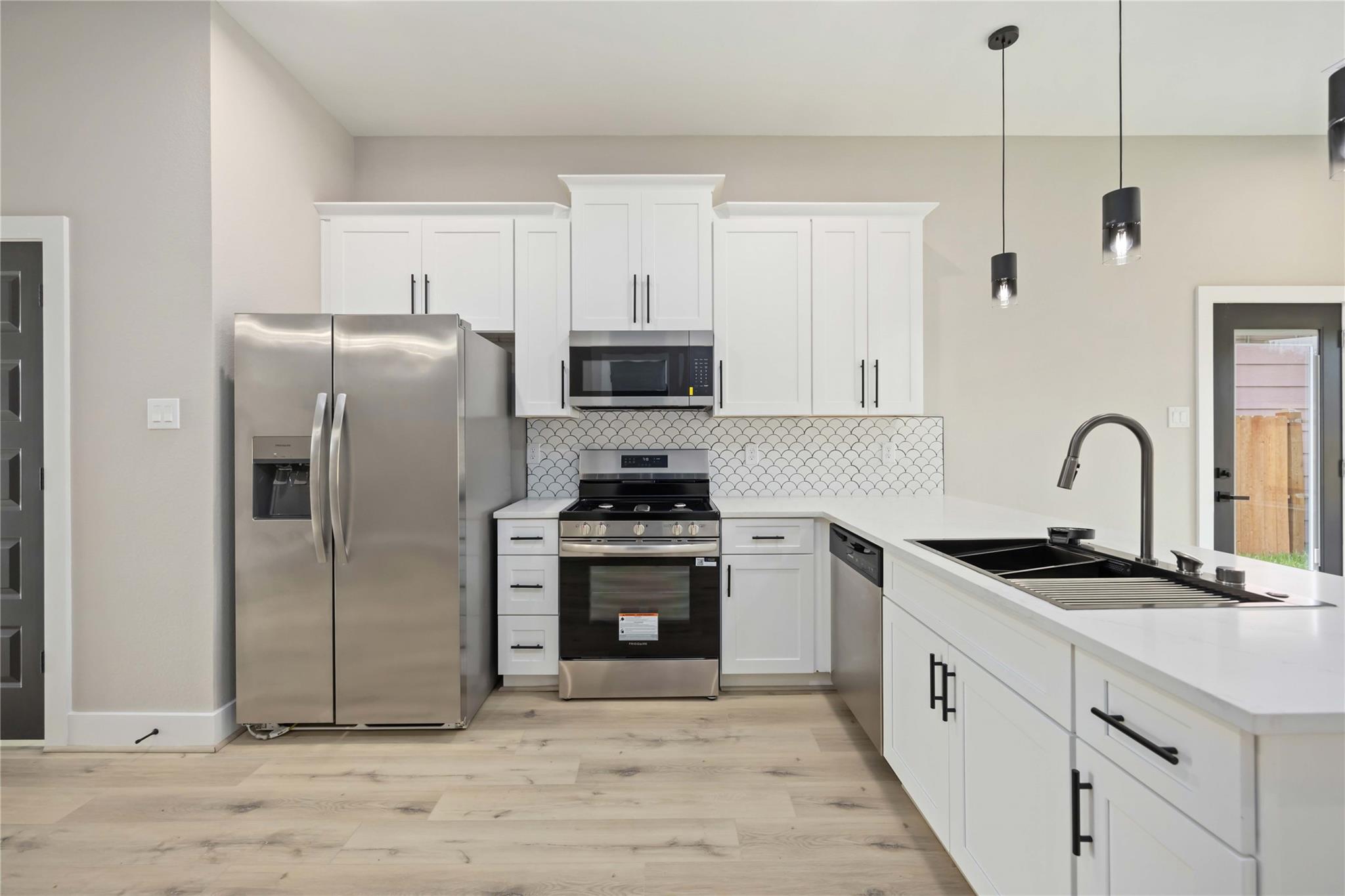 8015 Venus Street Unit: A/B