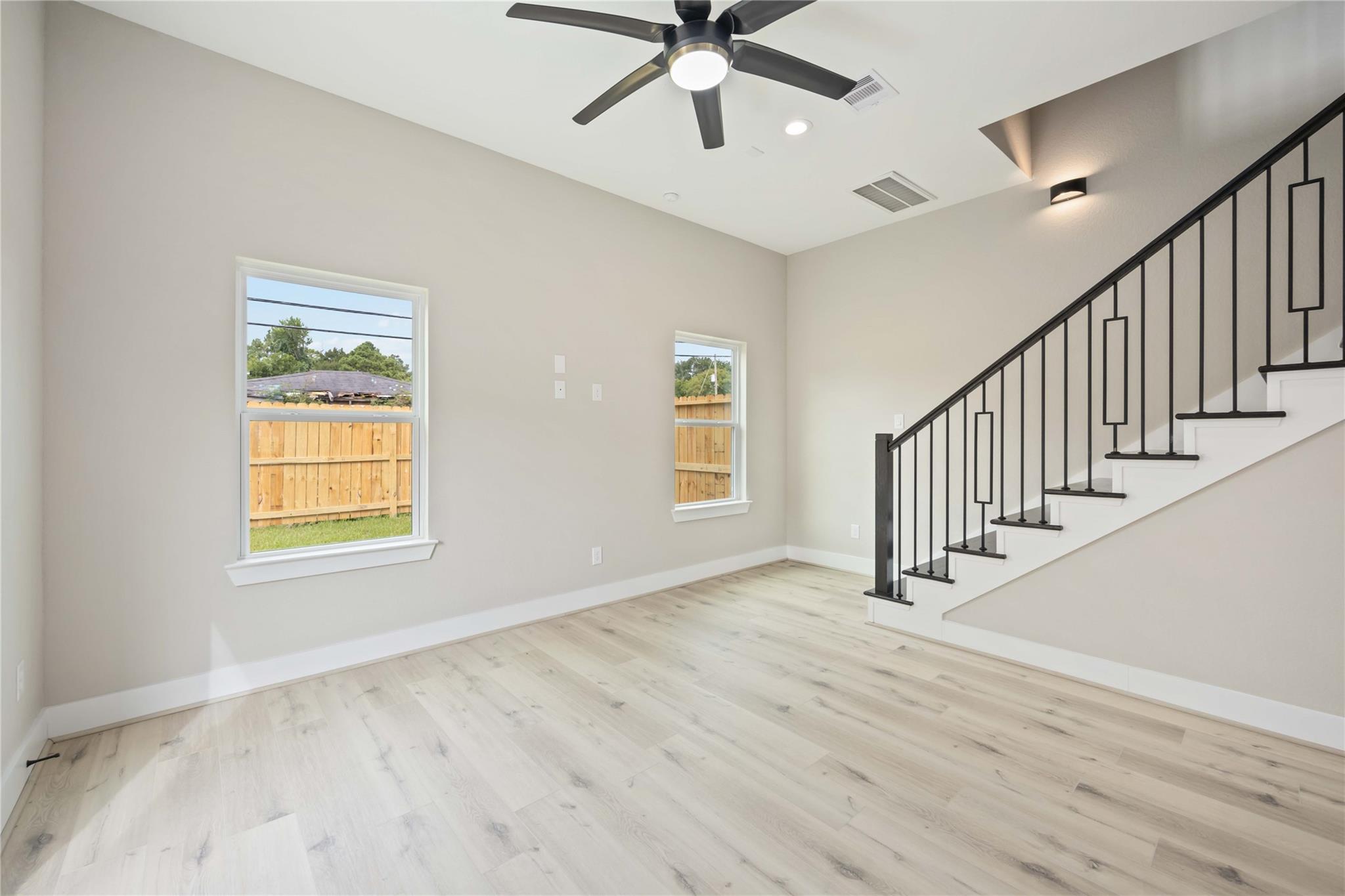 8015 Venus Street Unit: A/B