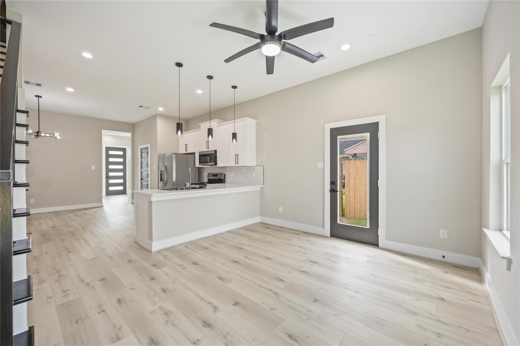 8015 Venus Street Unit: A/B