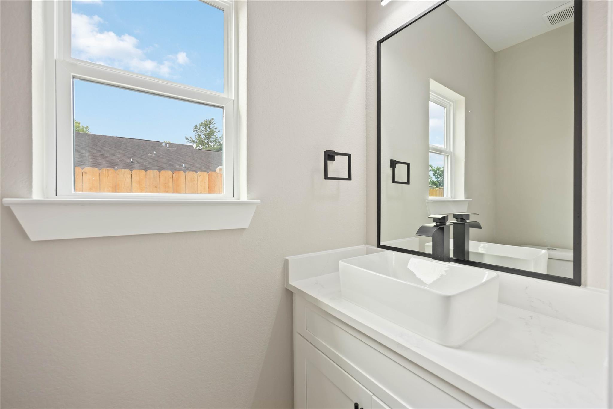 8015 Venus Street Unit: A/B