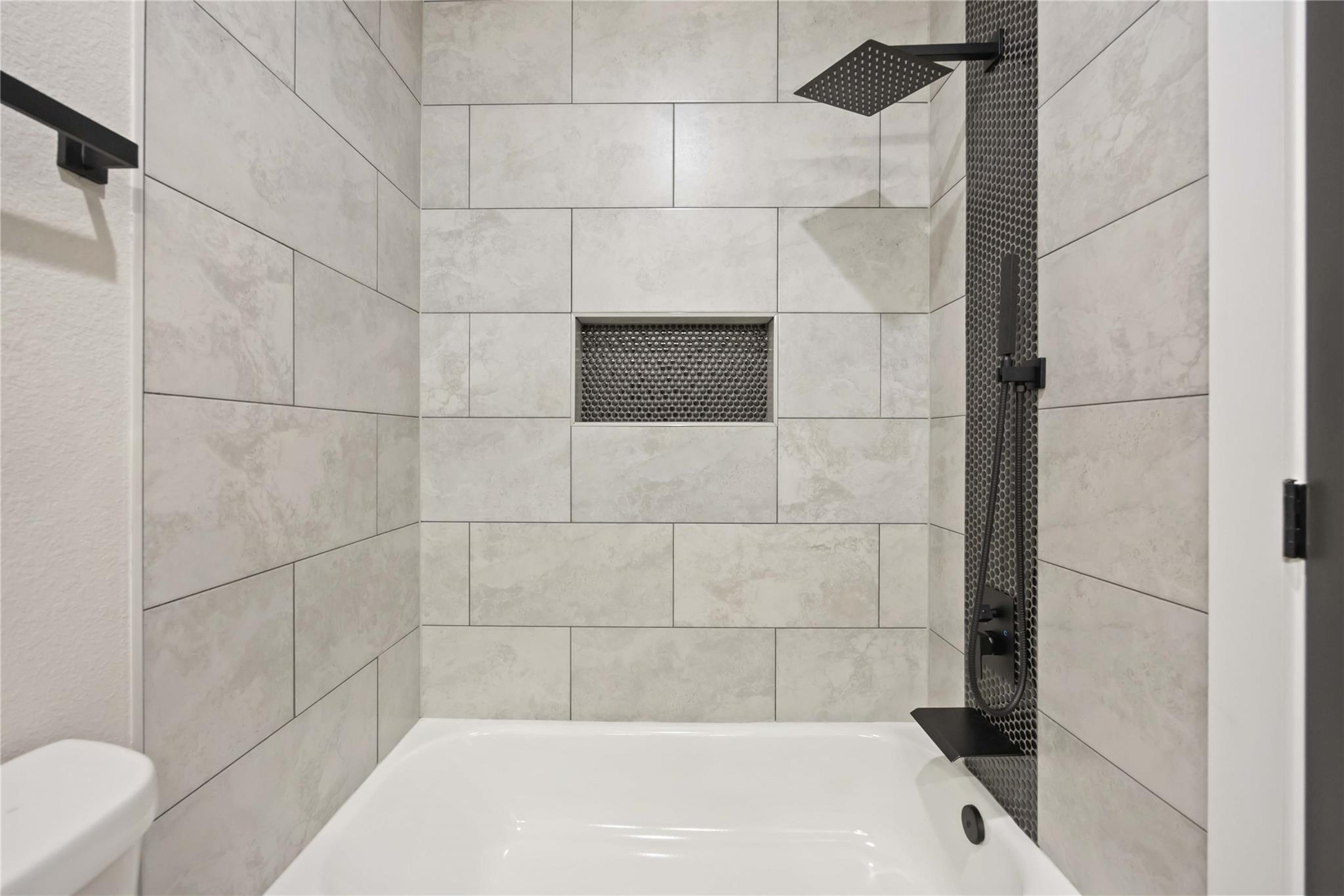 8015 Venus Street Unit: A/B