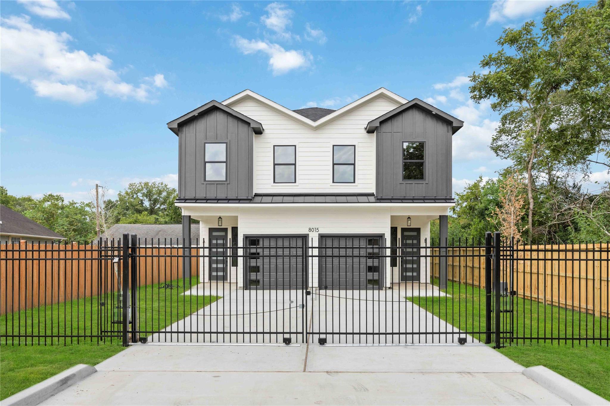 8015 Venus Street Unit: A/B