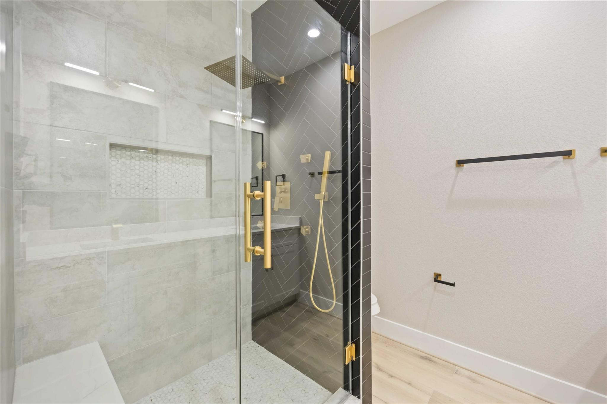 8015 Venus Street Unit: A/B