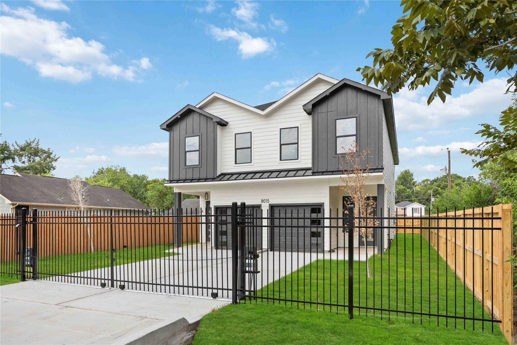 8015 Venus Street Unit: A/B