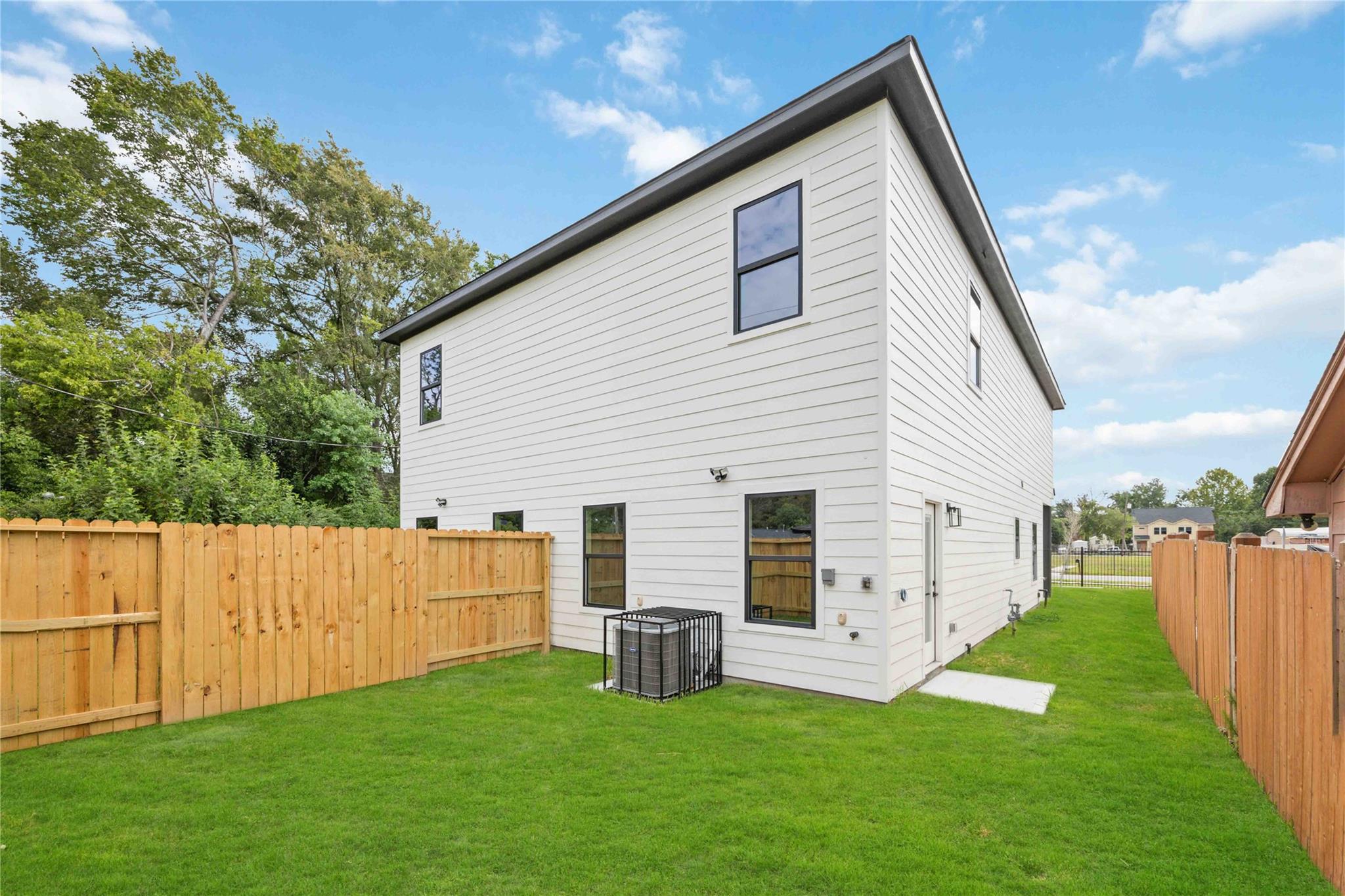 8015 Venus Street Unit: A/B