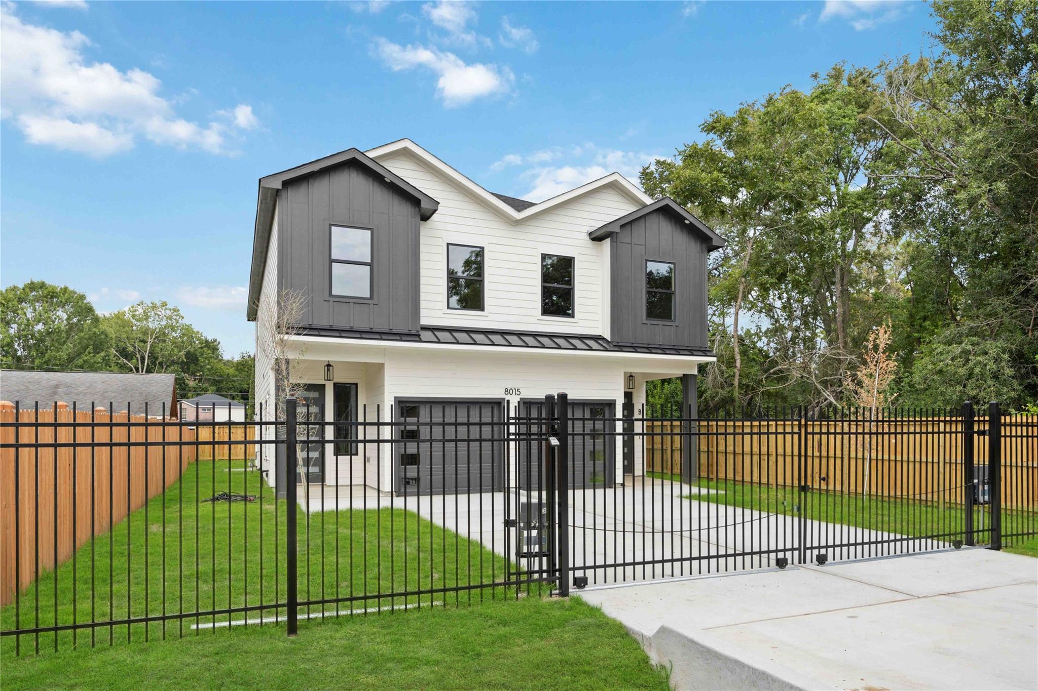 8015 Venus Street Unit: A/B