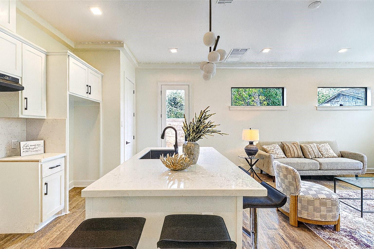 5815 Outer Banks Street