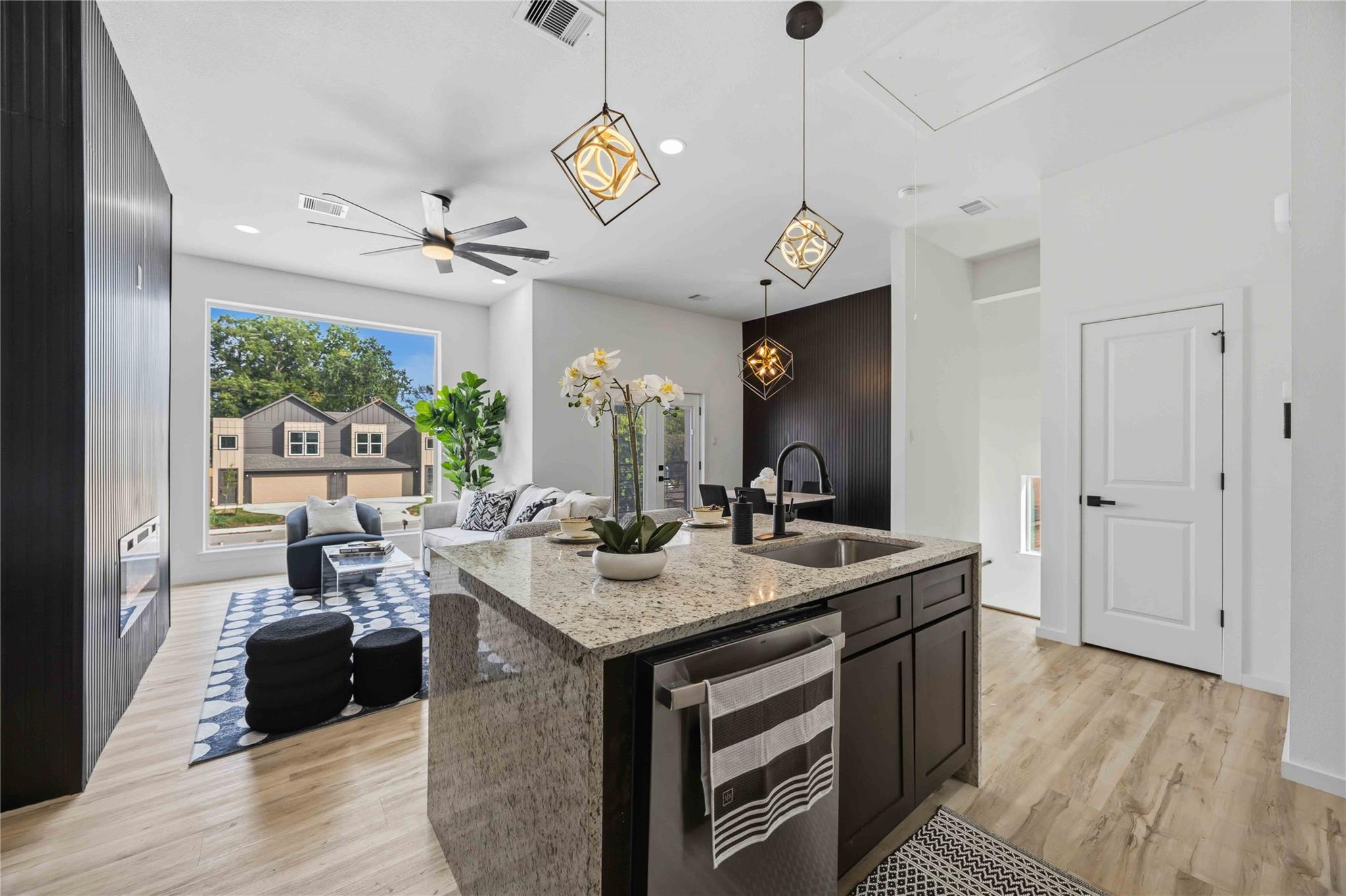 902 Ringold Street Unit: A/B