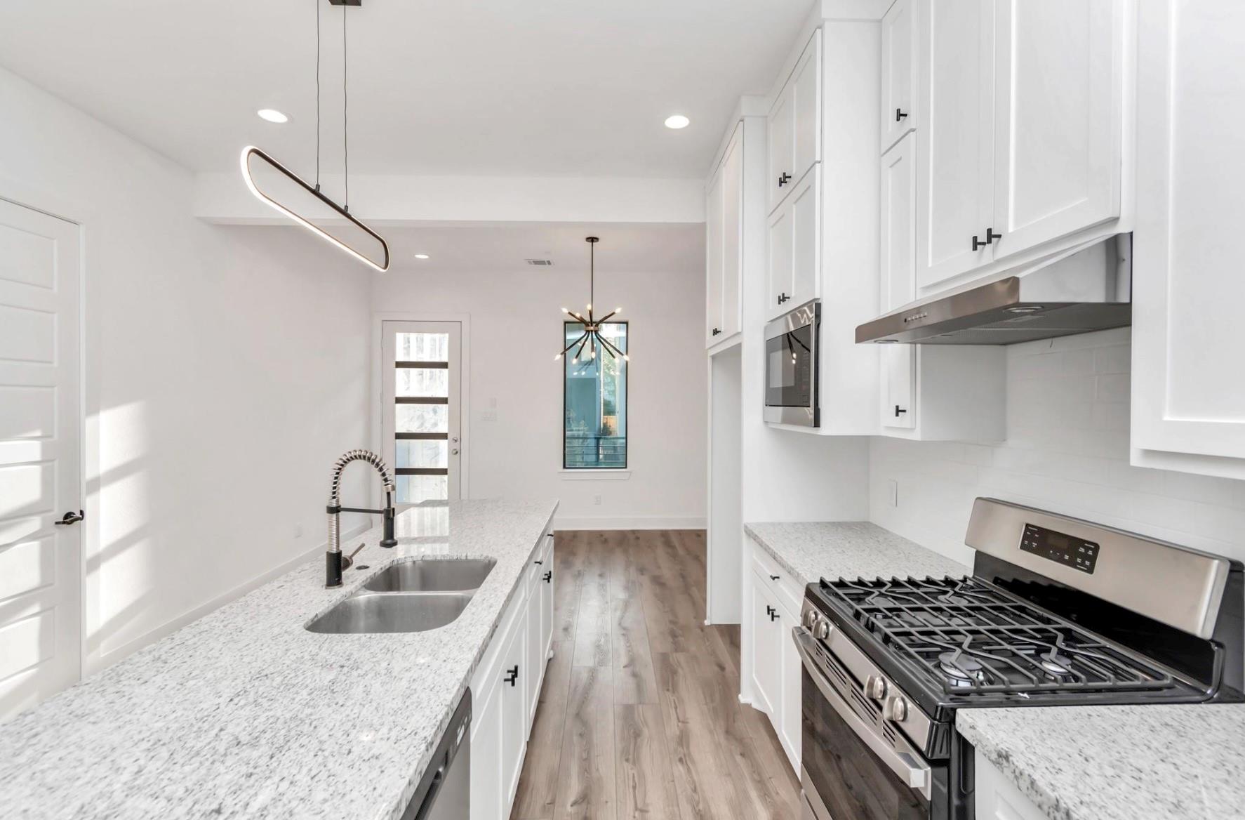 5609 Savyon Drive, Houston