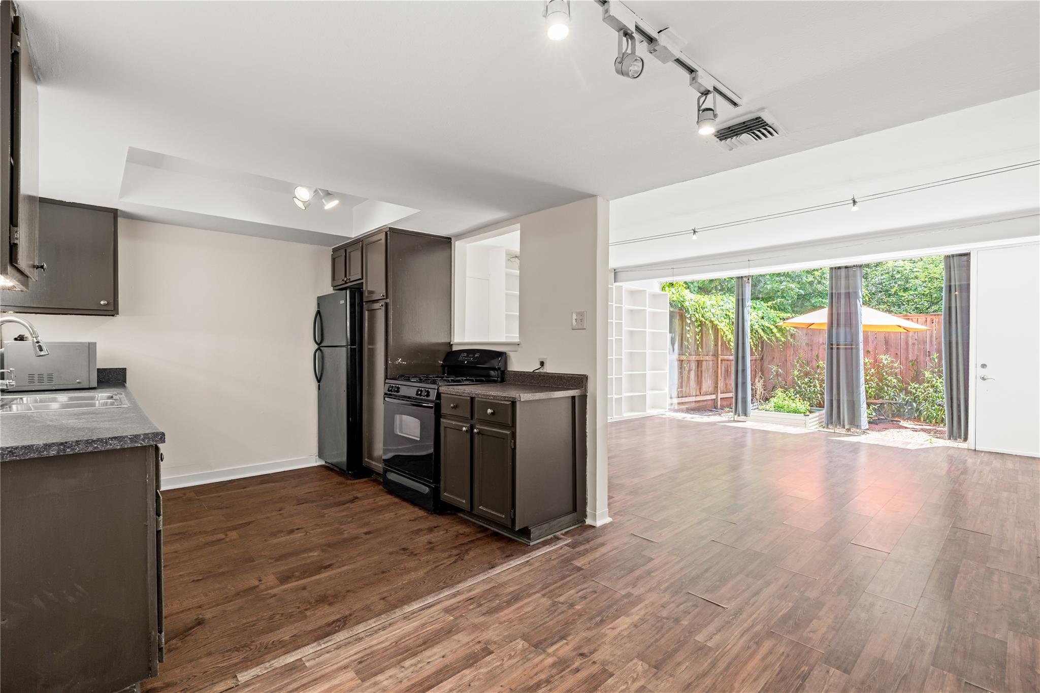 1975 Lexington Street # 2