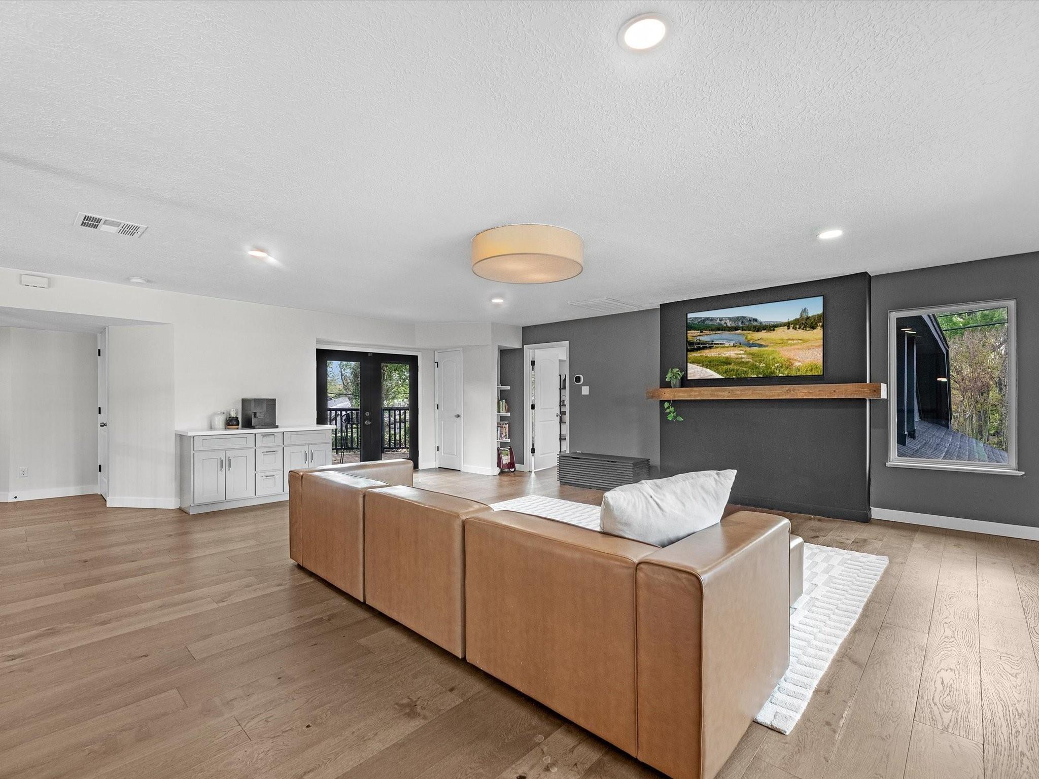 5041 Nina Lee Lane
