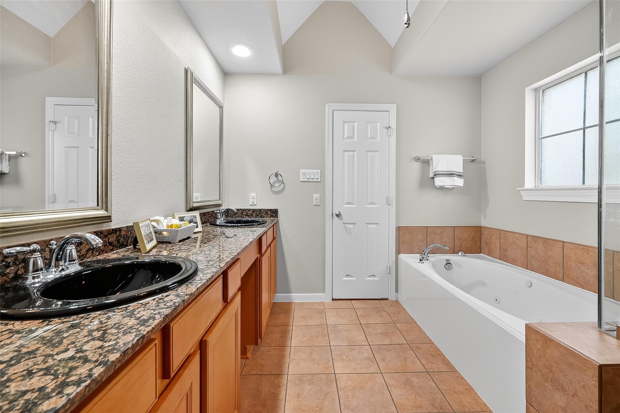 3019 Clearview Circle