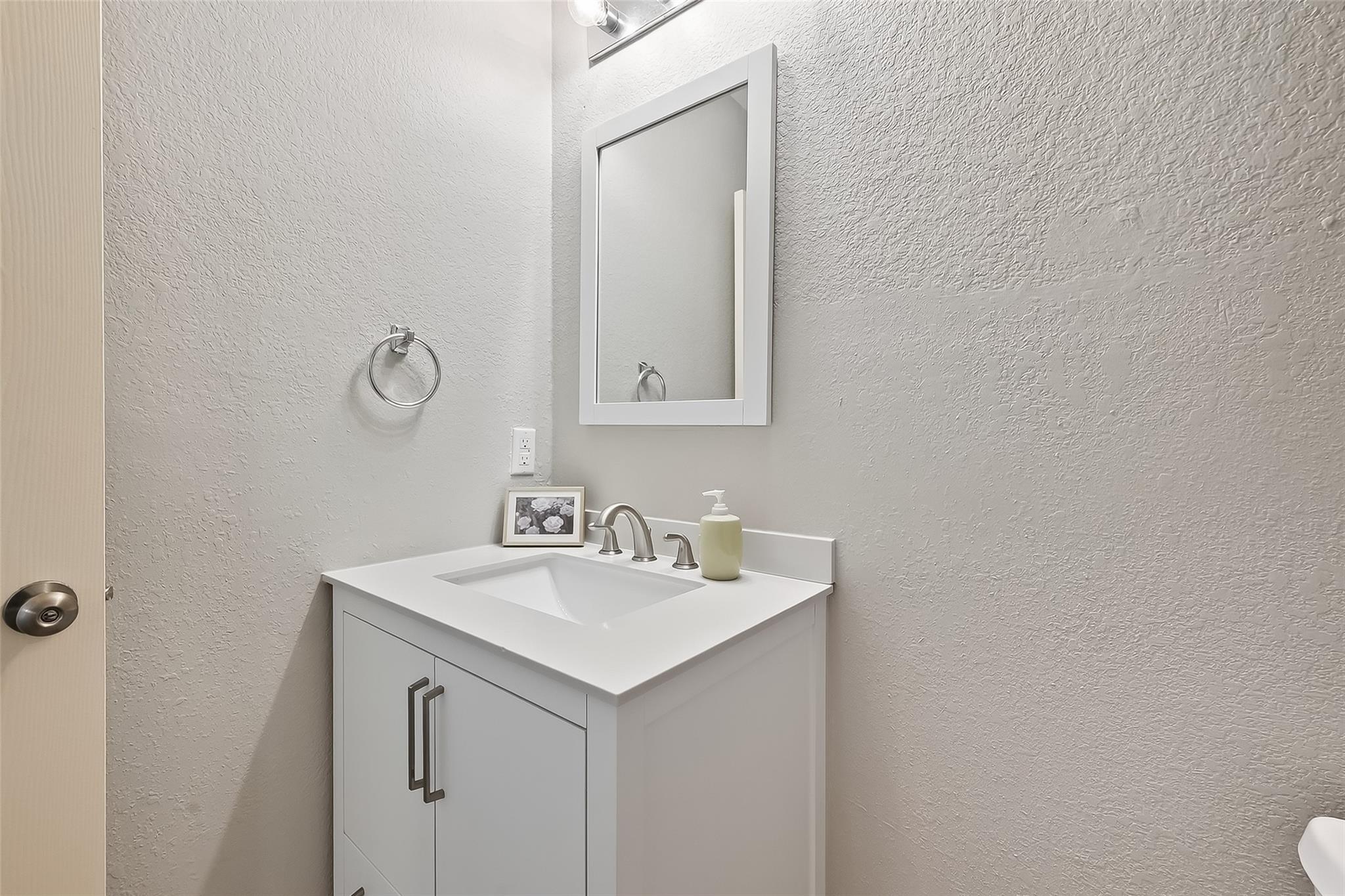 3019 Clearview Circle