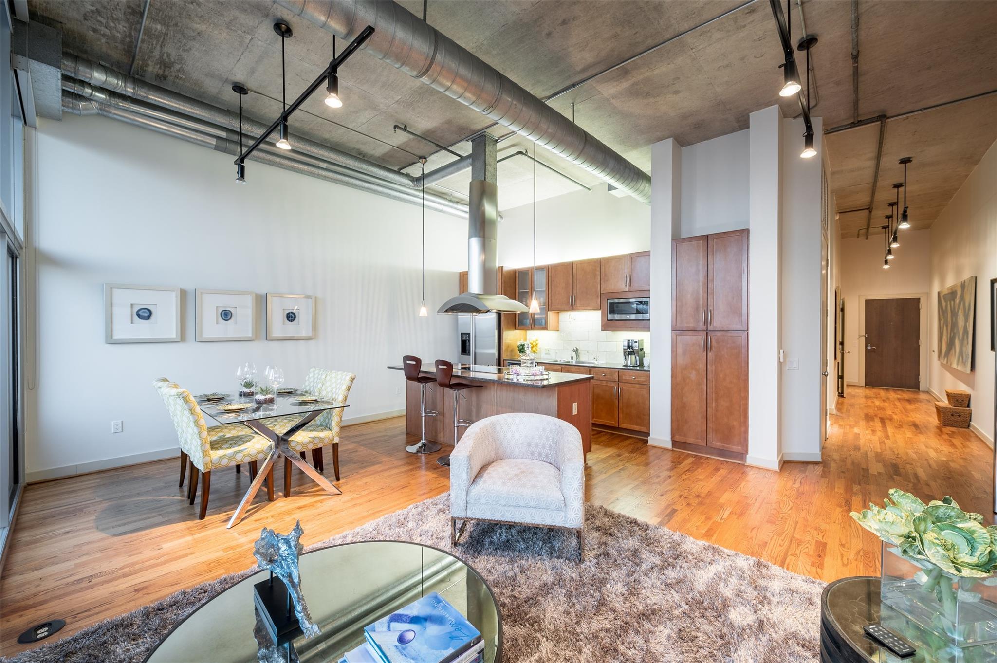 4899 Montrose Boulevard # 907