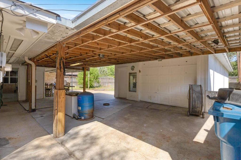 1004 Country Club Drive