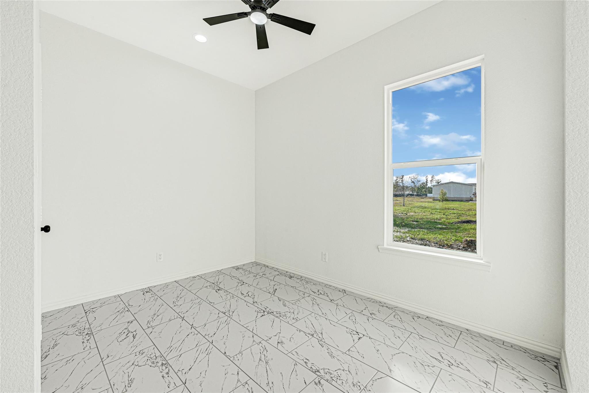 1128 Peter Pine Street