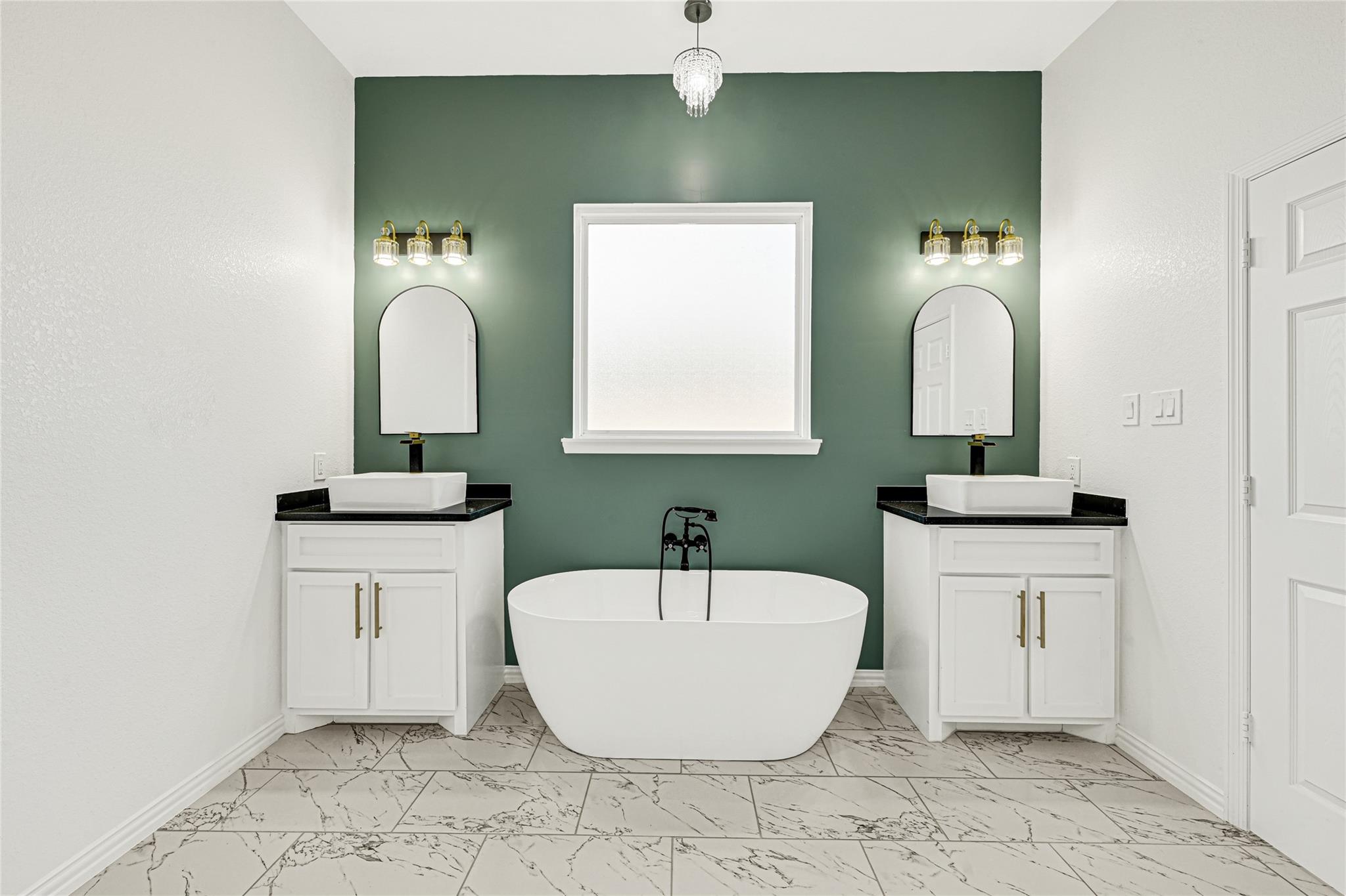 1128 Peter Pine Street