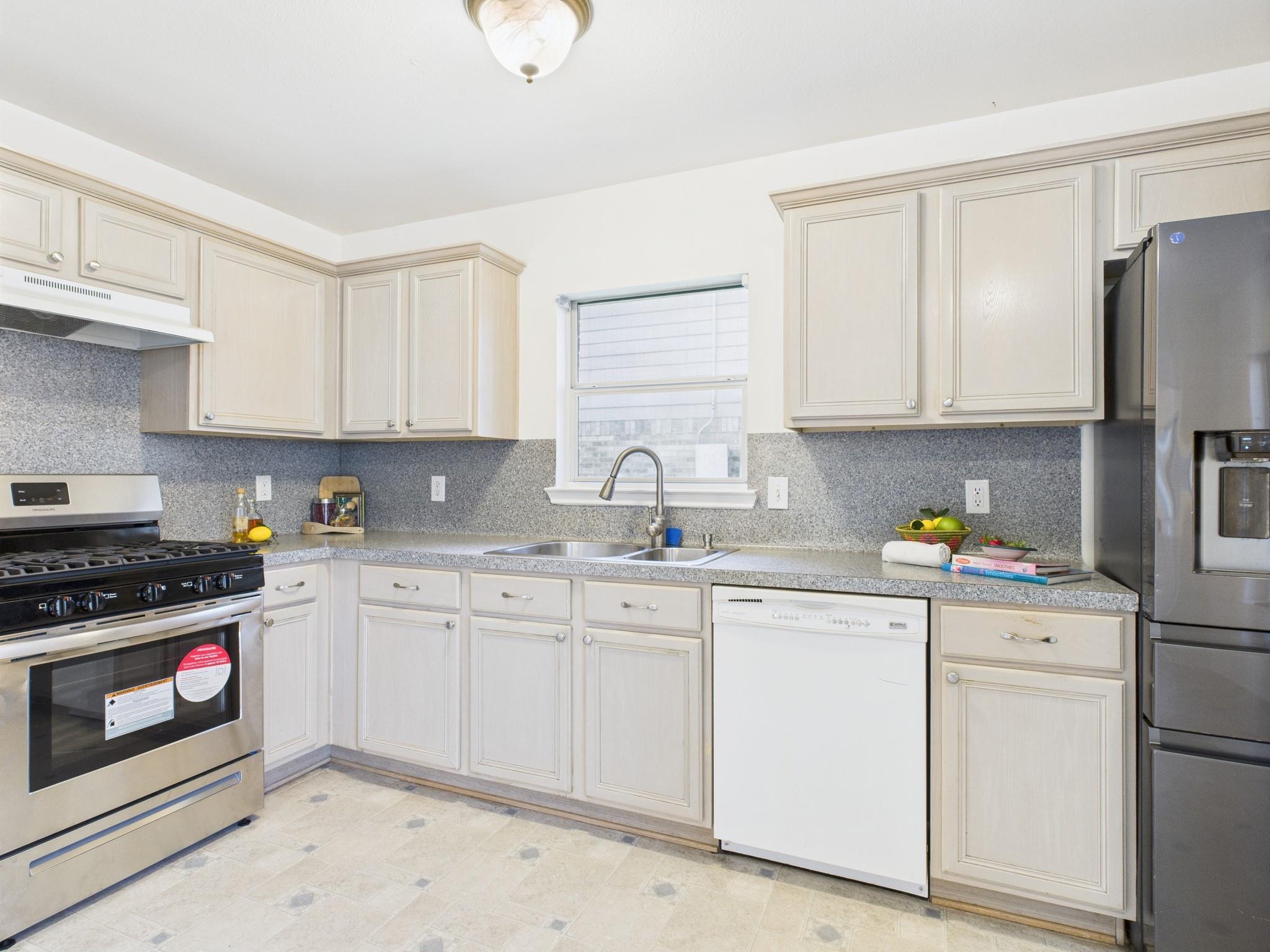 8010 Fox Street Street