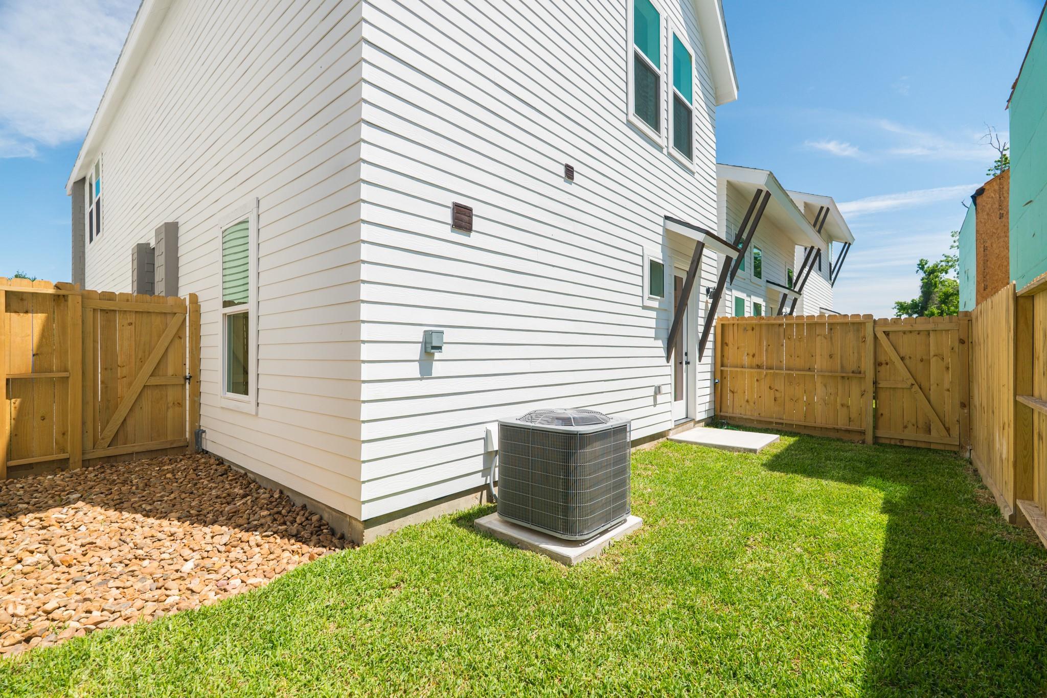 7609 Victory Reserve St Street